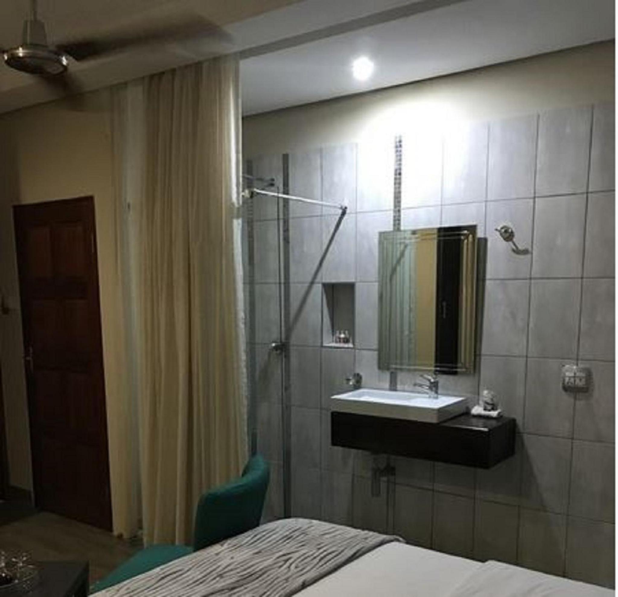 Double or Twin Room photo 3