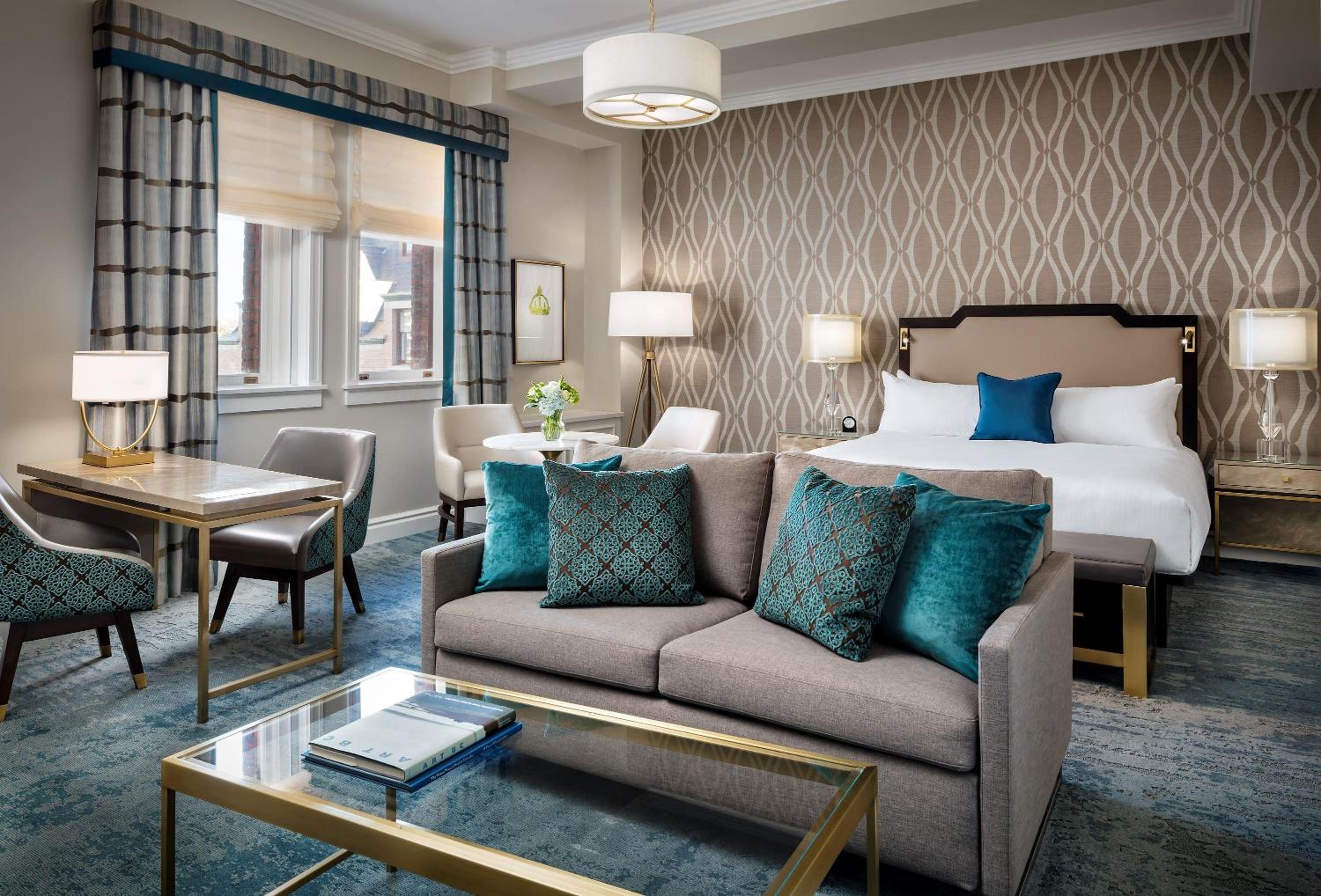 Junior Suite City View 1 King