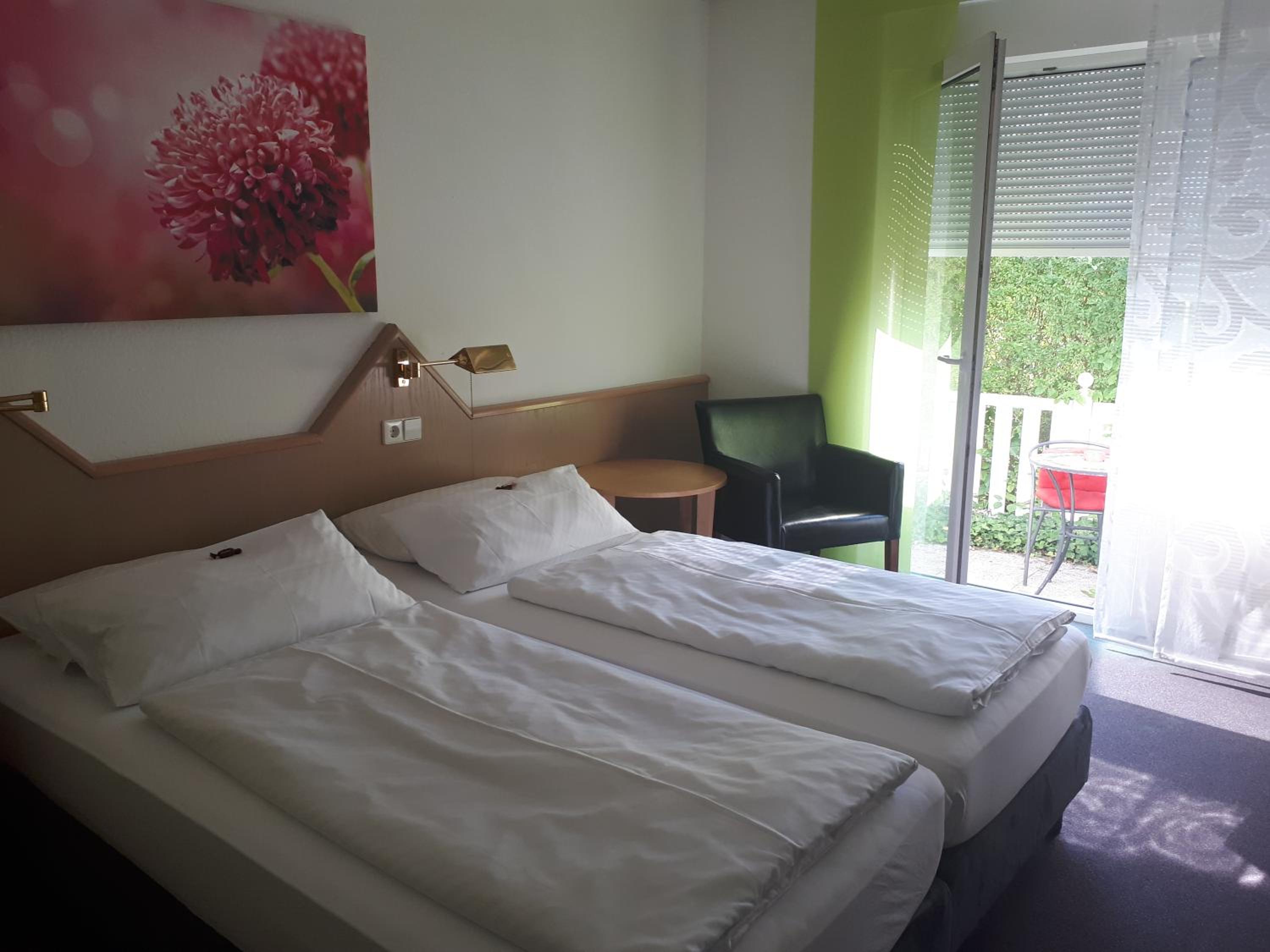 Standard Double Room - Photo 2