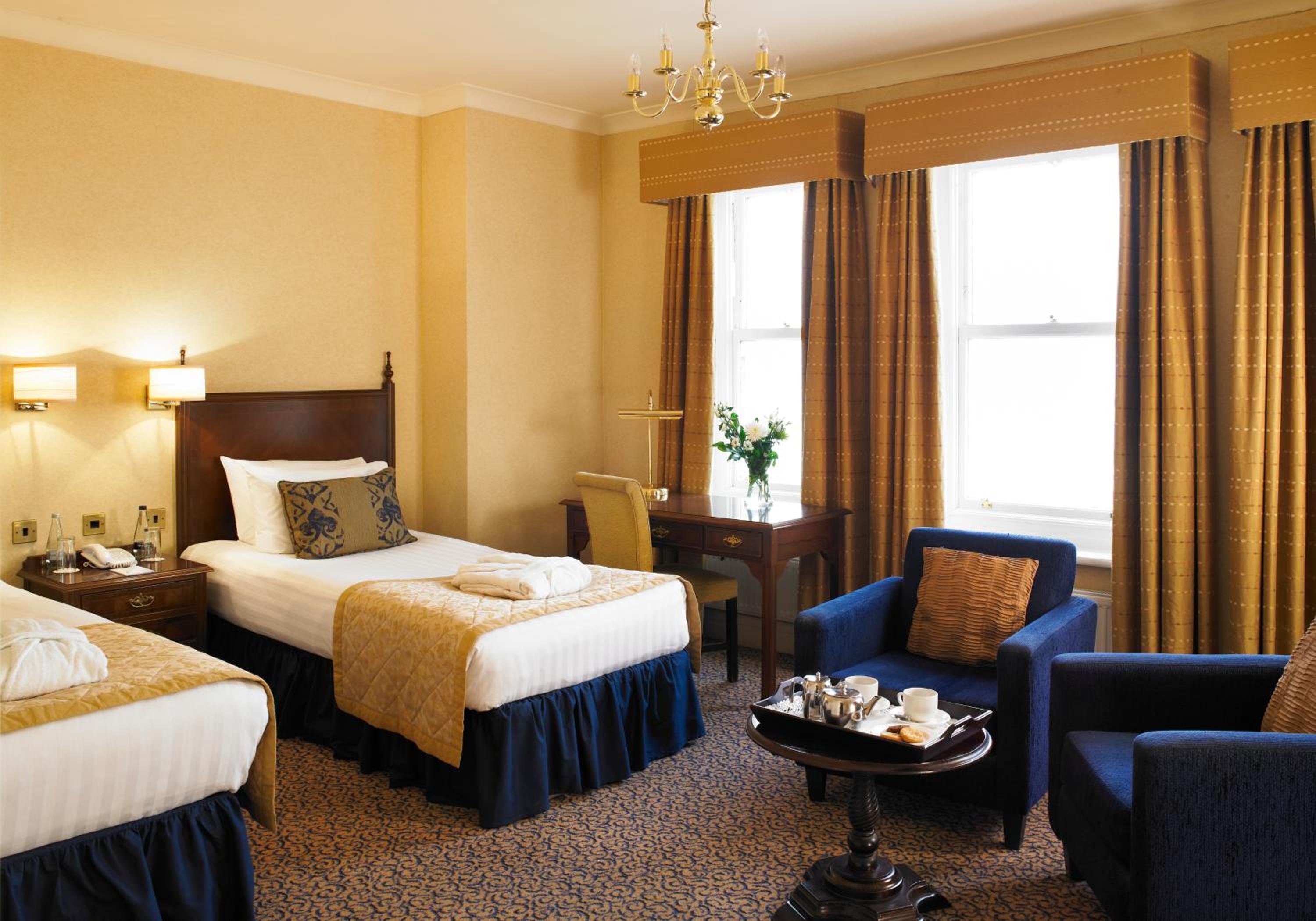 Standard Twin Room - Photo 1