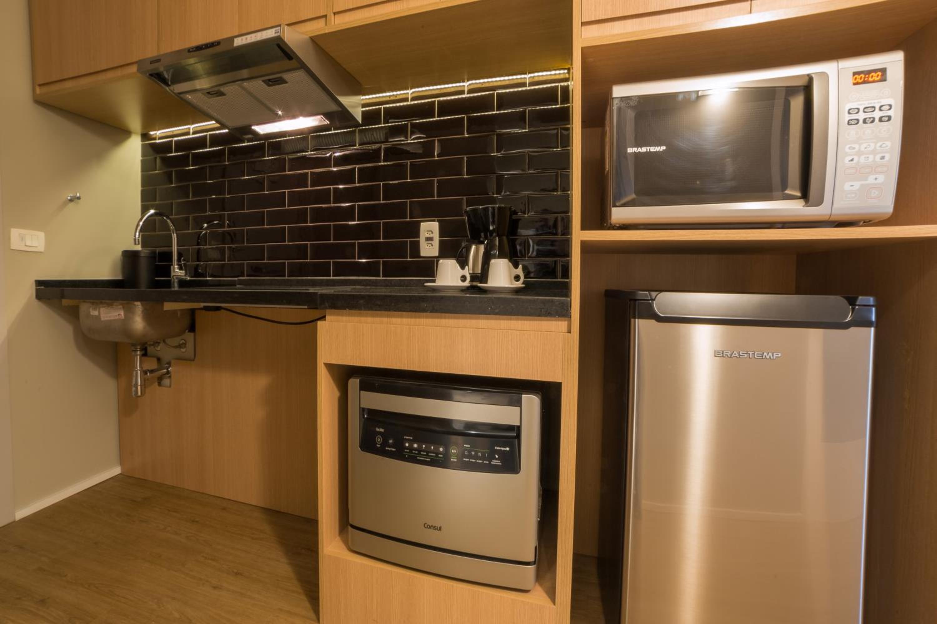 Superior Apartment with One King Bed - Disability Access