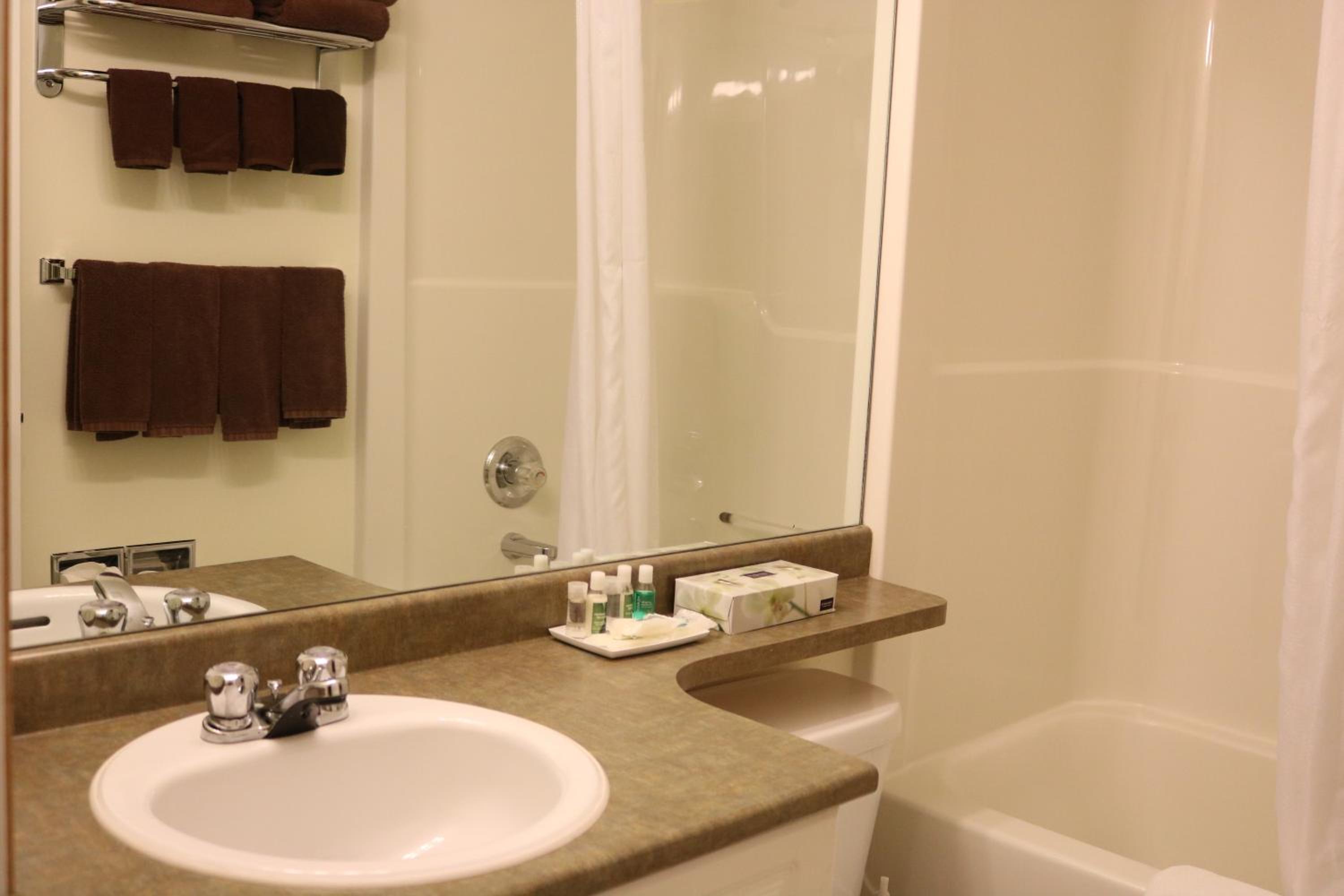 Two-Bedroom Apartment With Balcony photo 3
