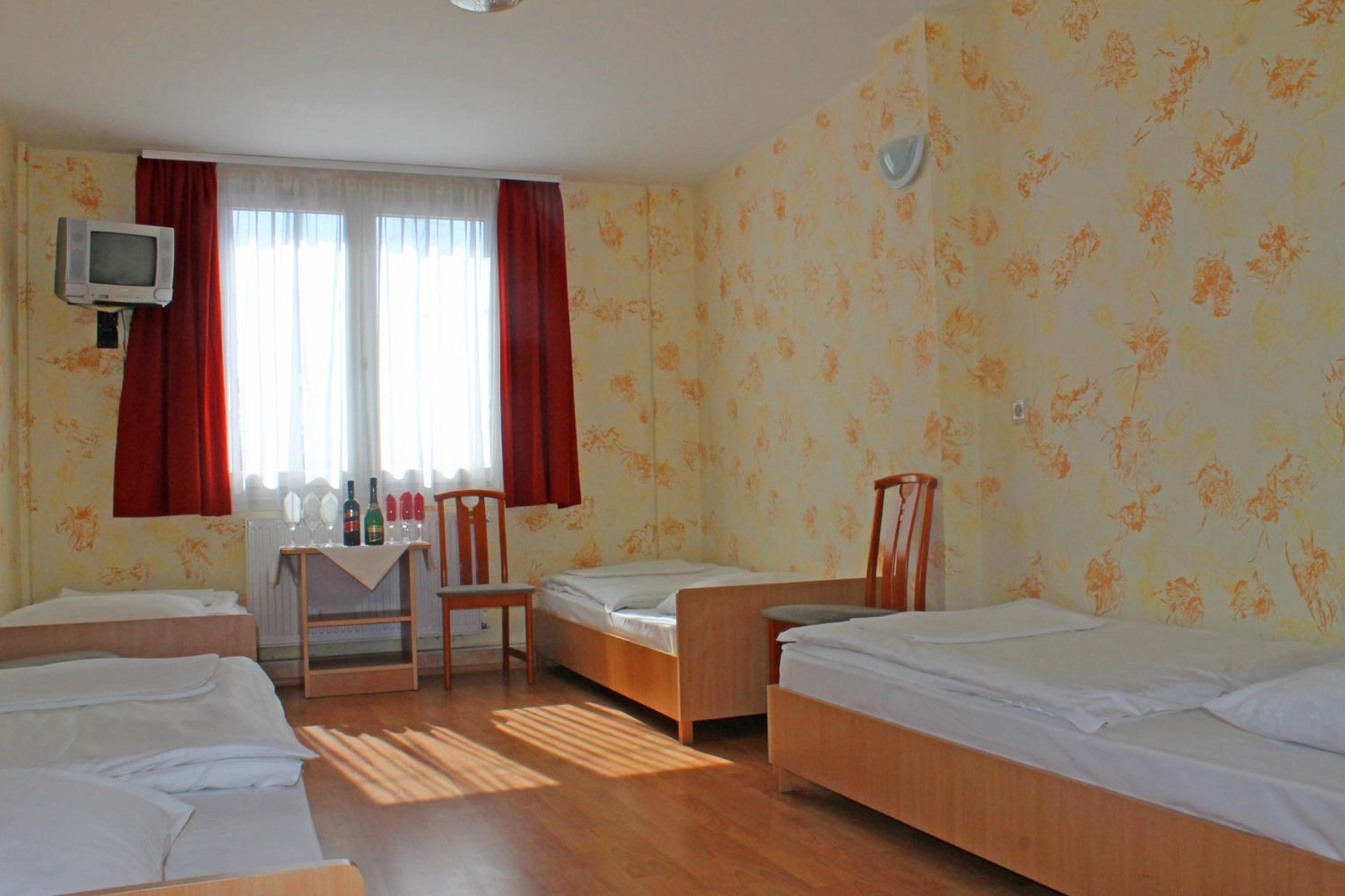 Quadruple Room photo 3