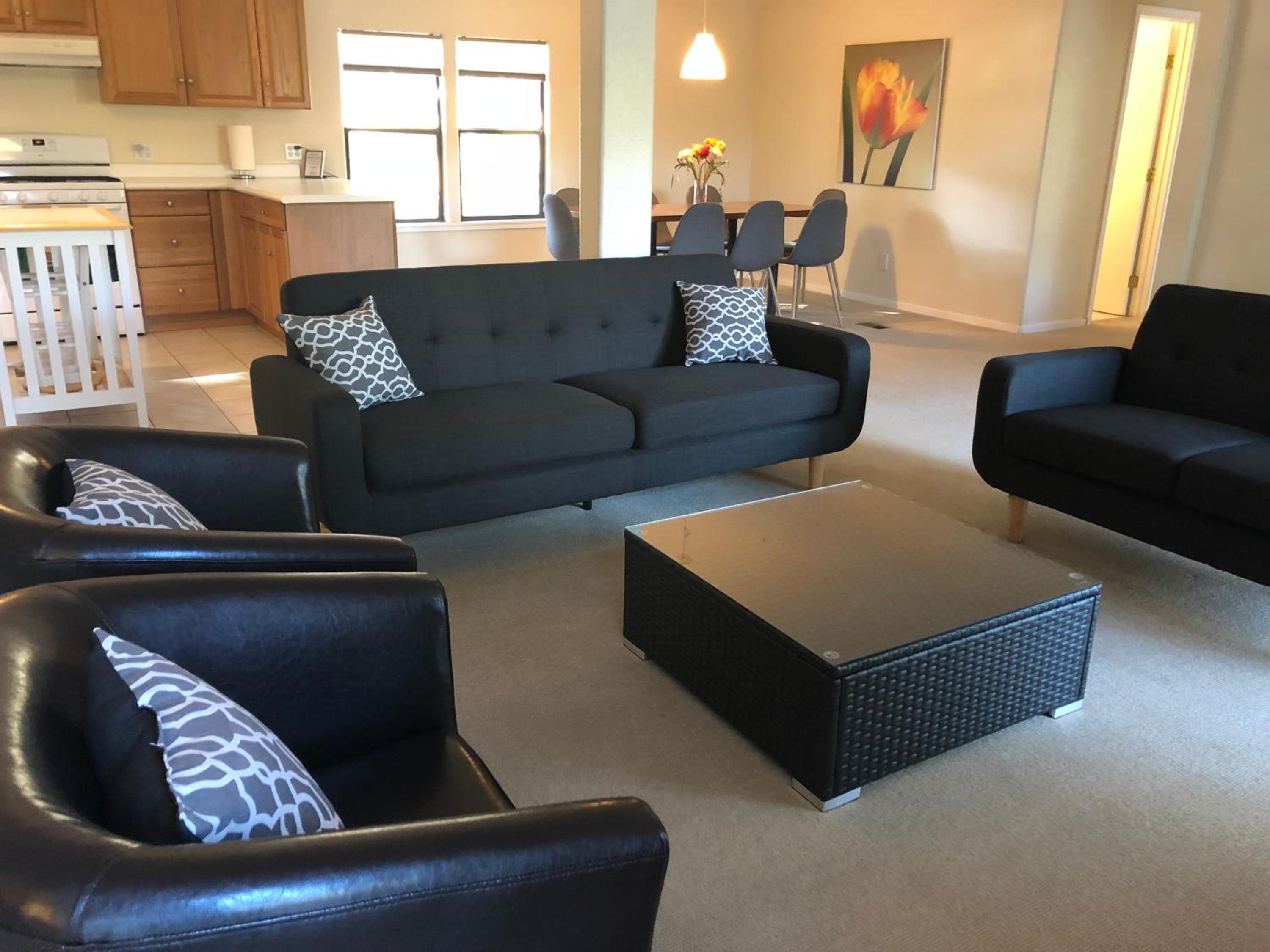 Three-Bedroom House photo 2