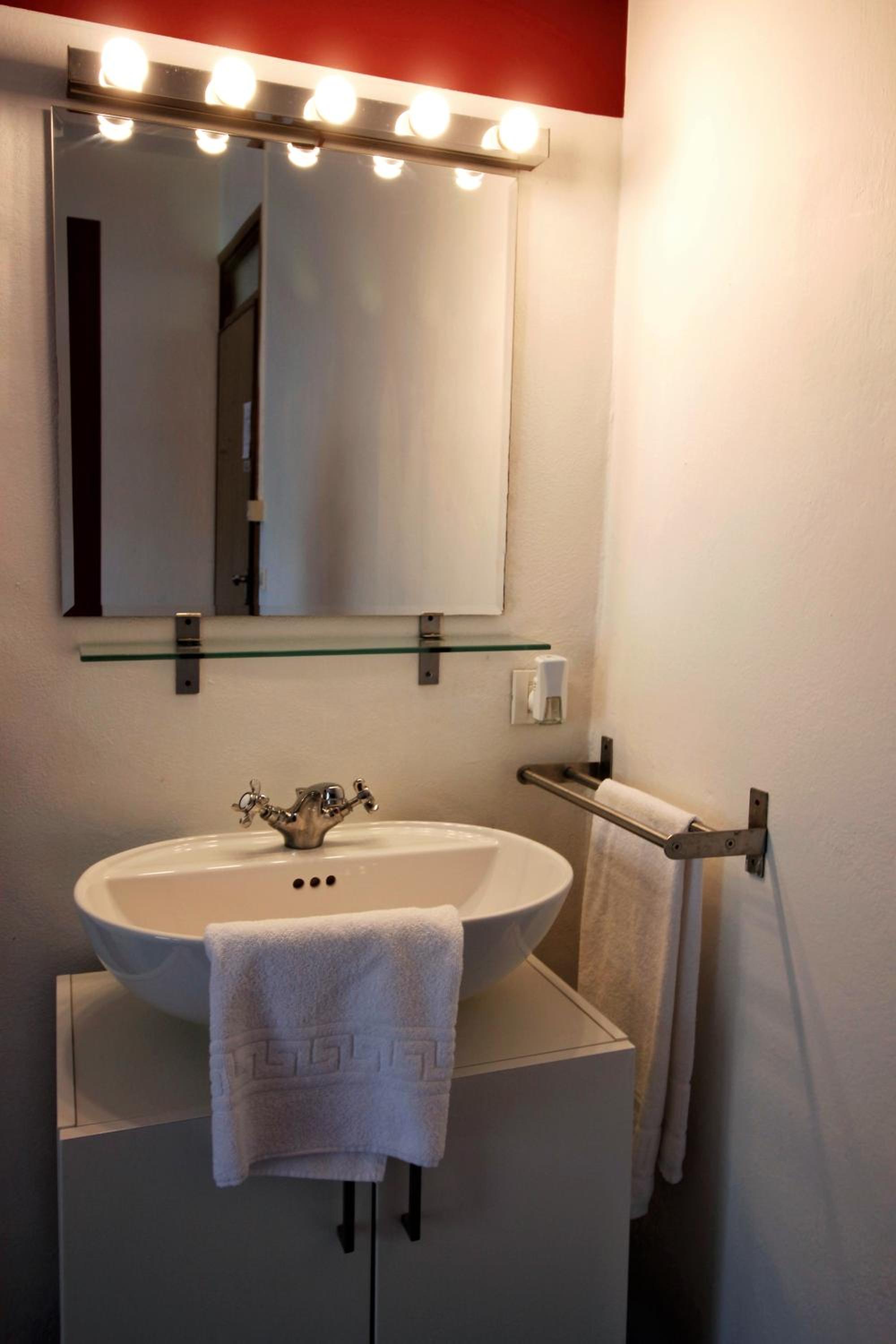 Double Room with Shared Bathroom photo 3