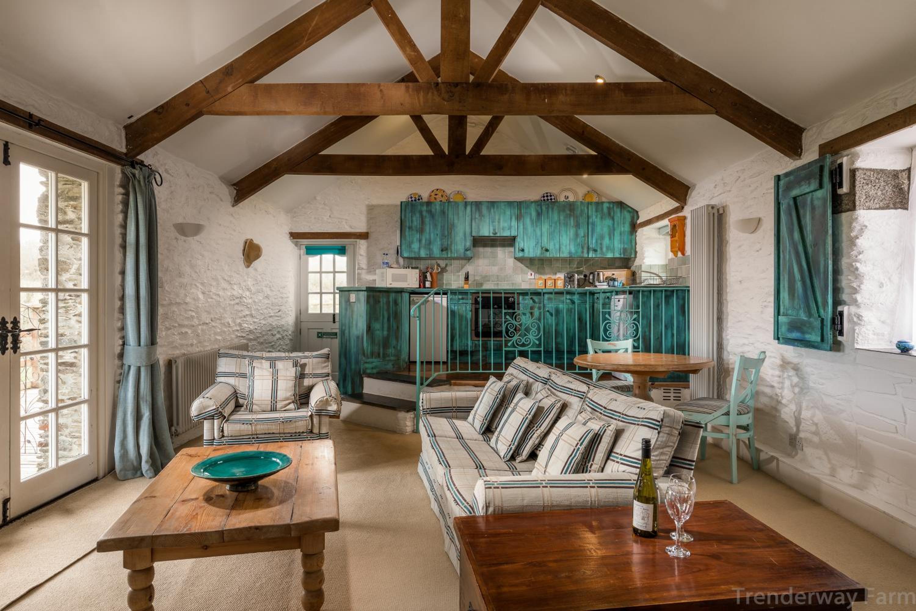 Deluxe King Suite photo 2