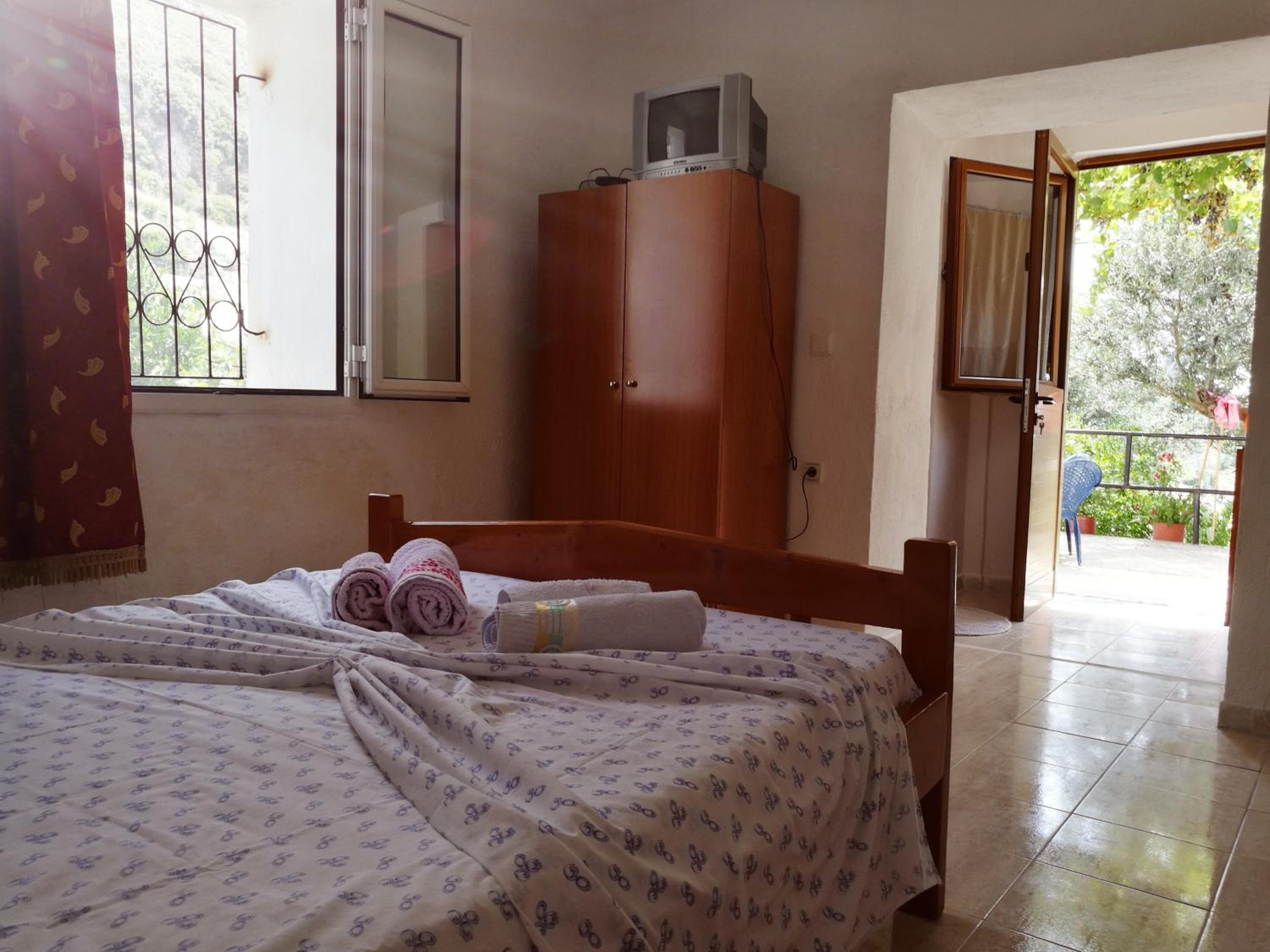 Basic Triple Room