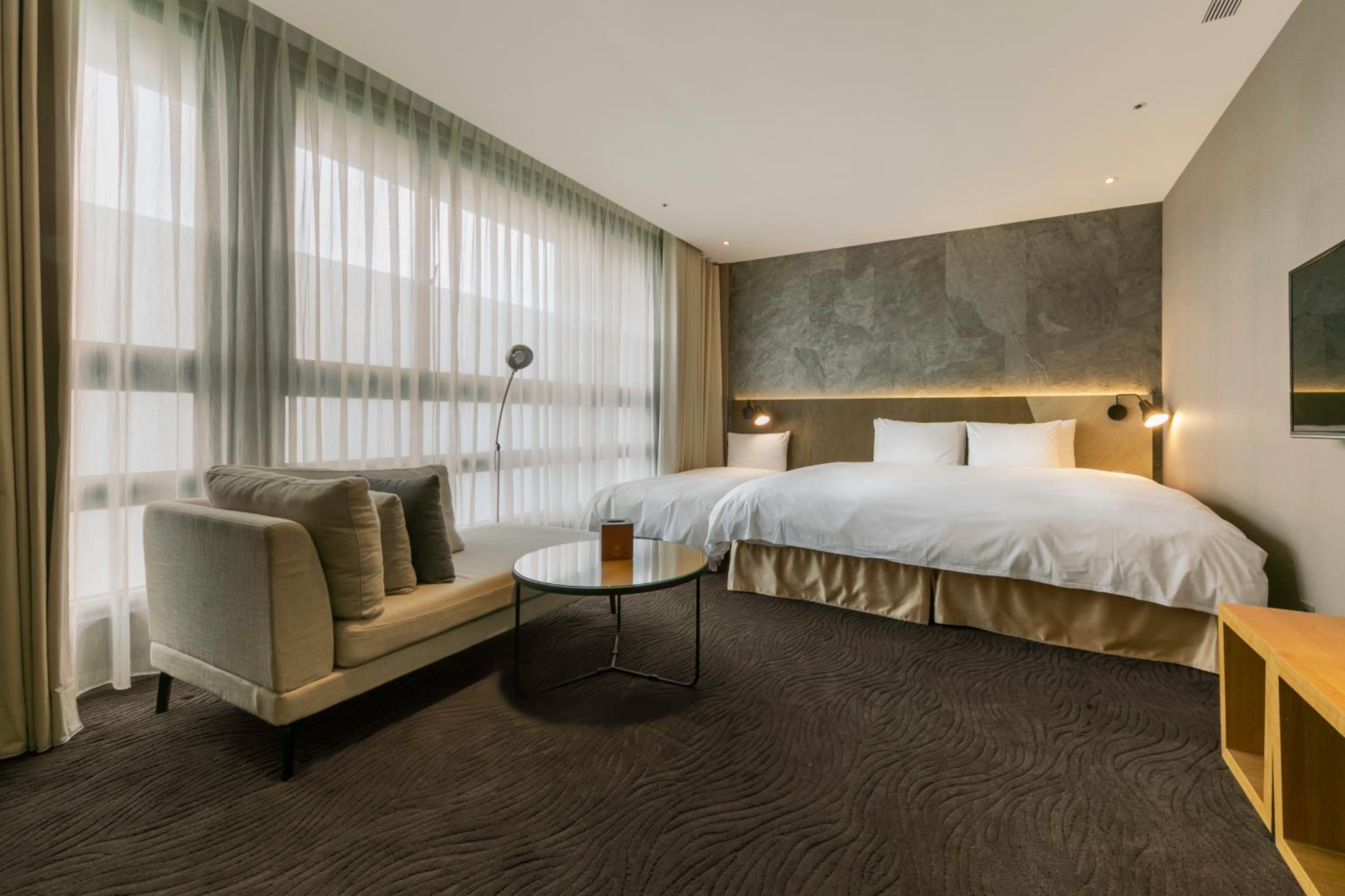 Deluxe King Room with Extra Bed