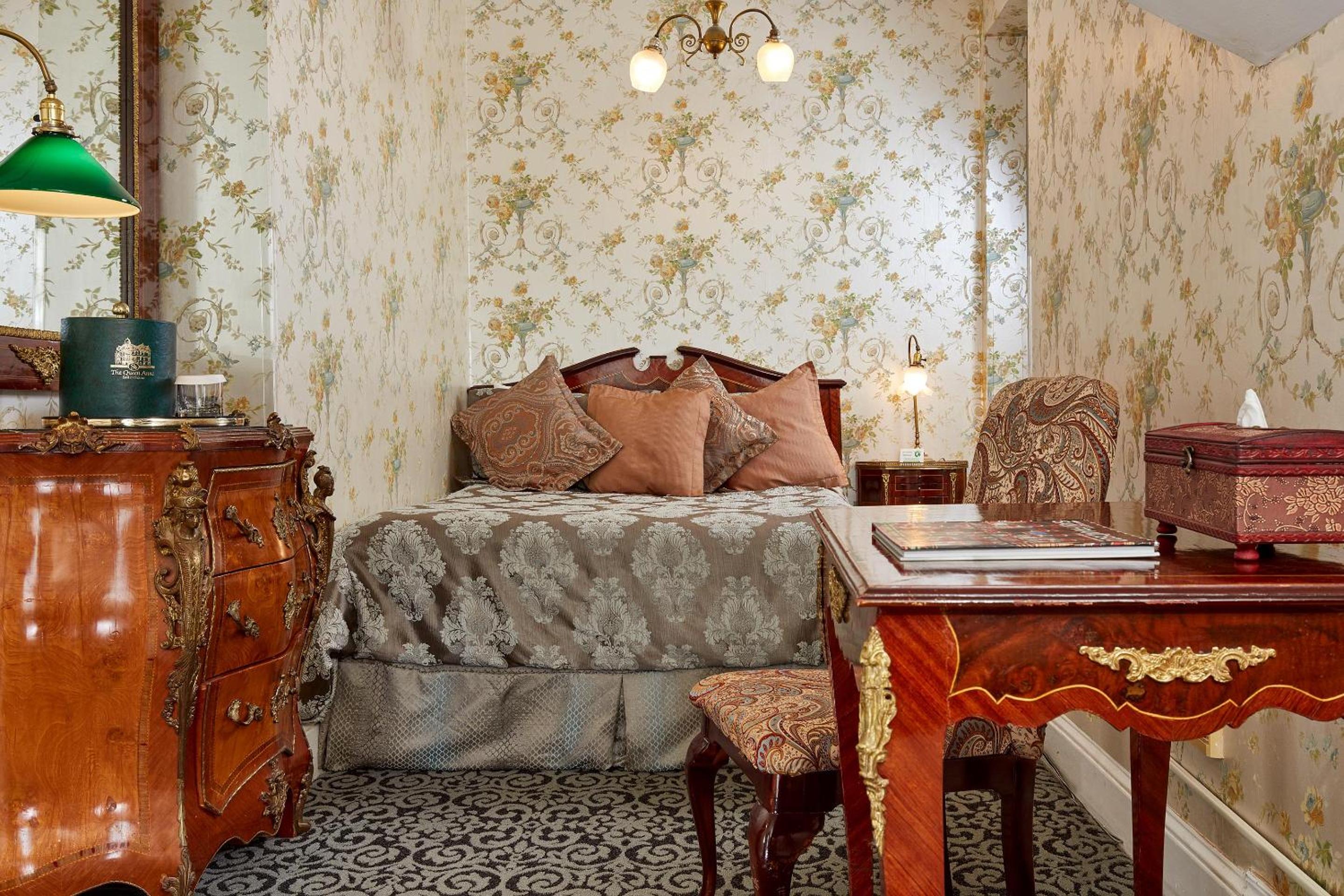 Standard Queen Room - Photo 2
