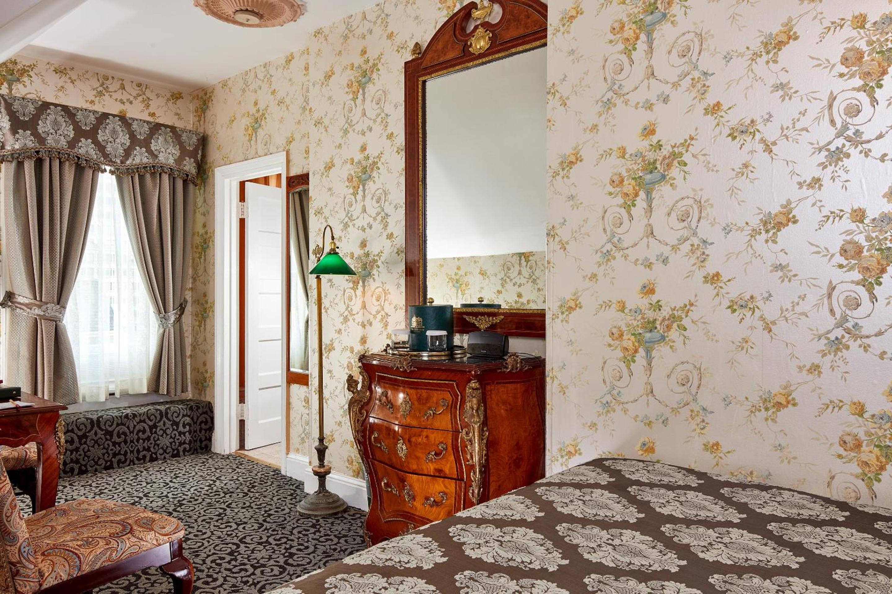 Standard Queen Room - Photo 5