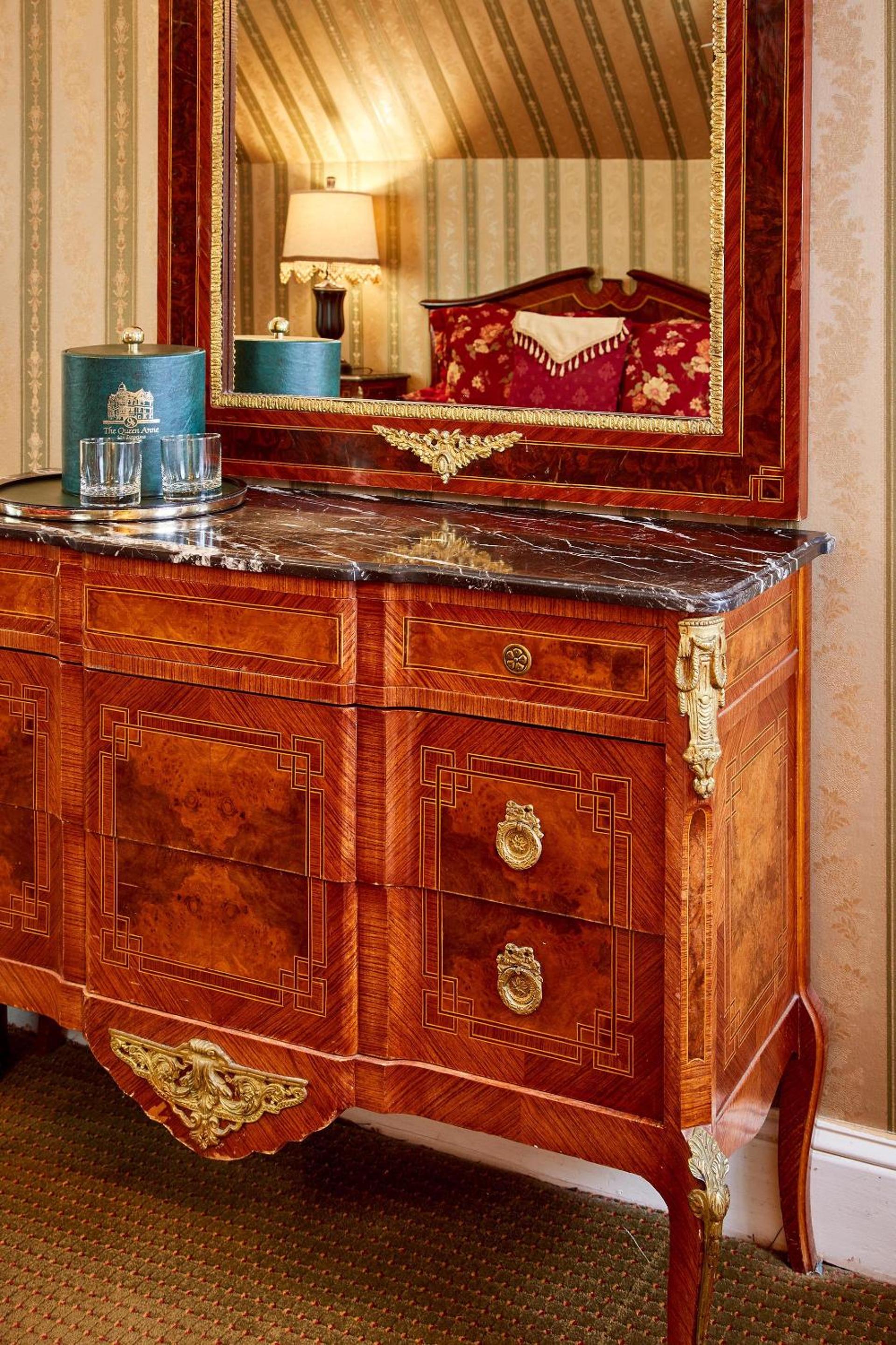 Standard Queen Room - Photo 6