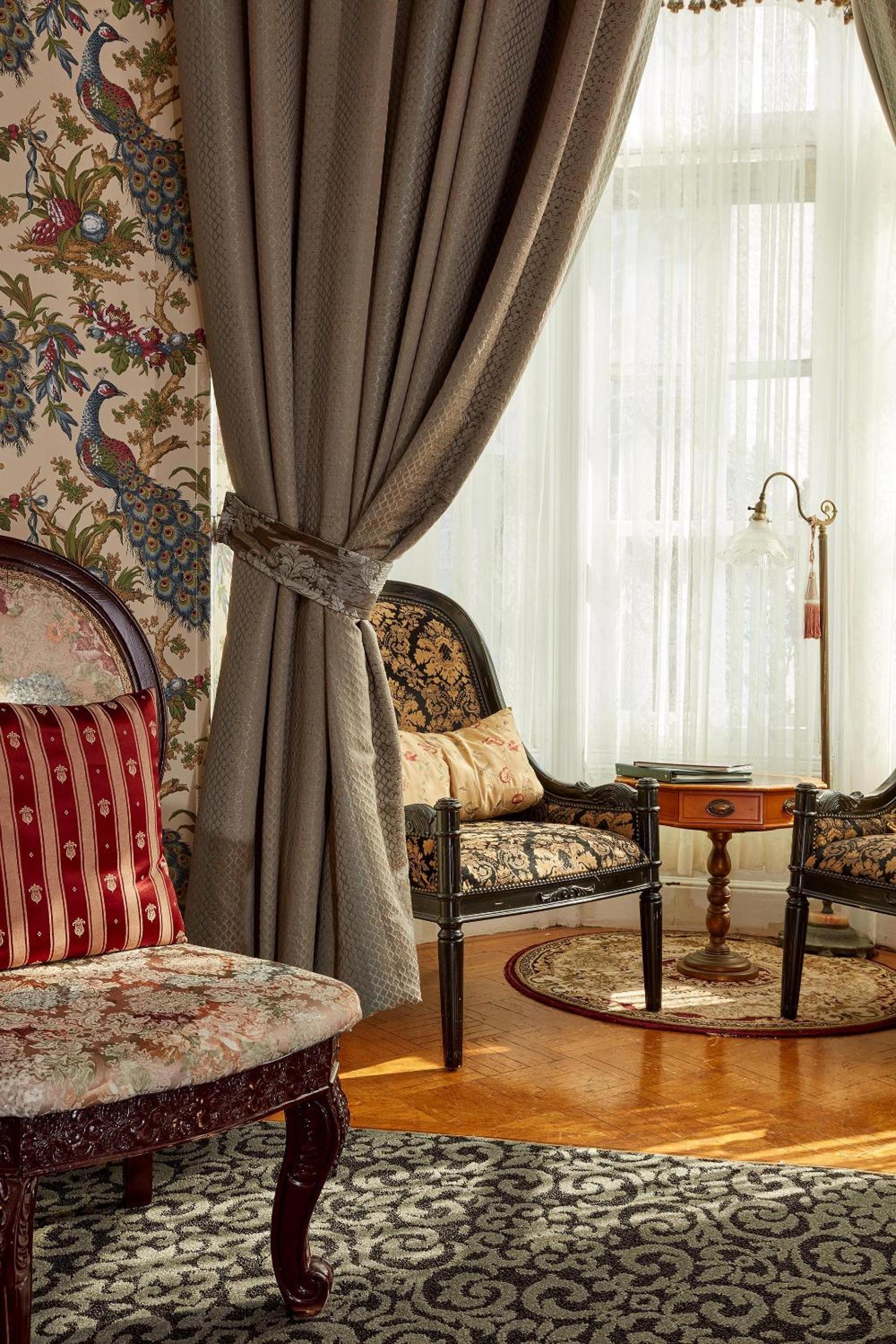 Superior Room with Two Queen Beds - Photo 7