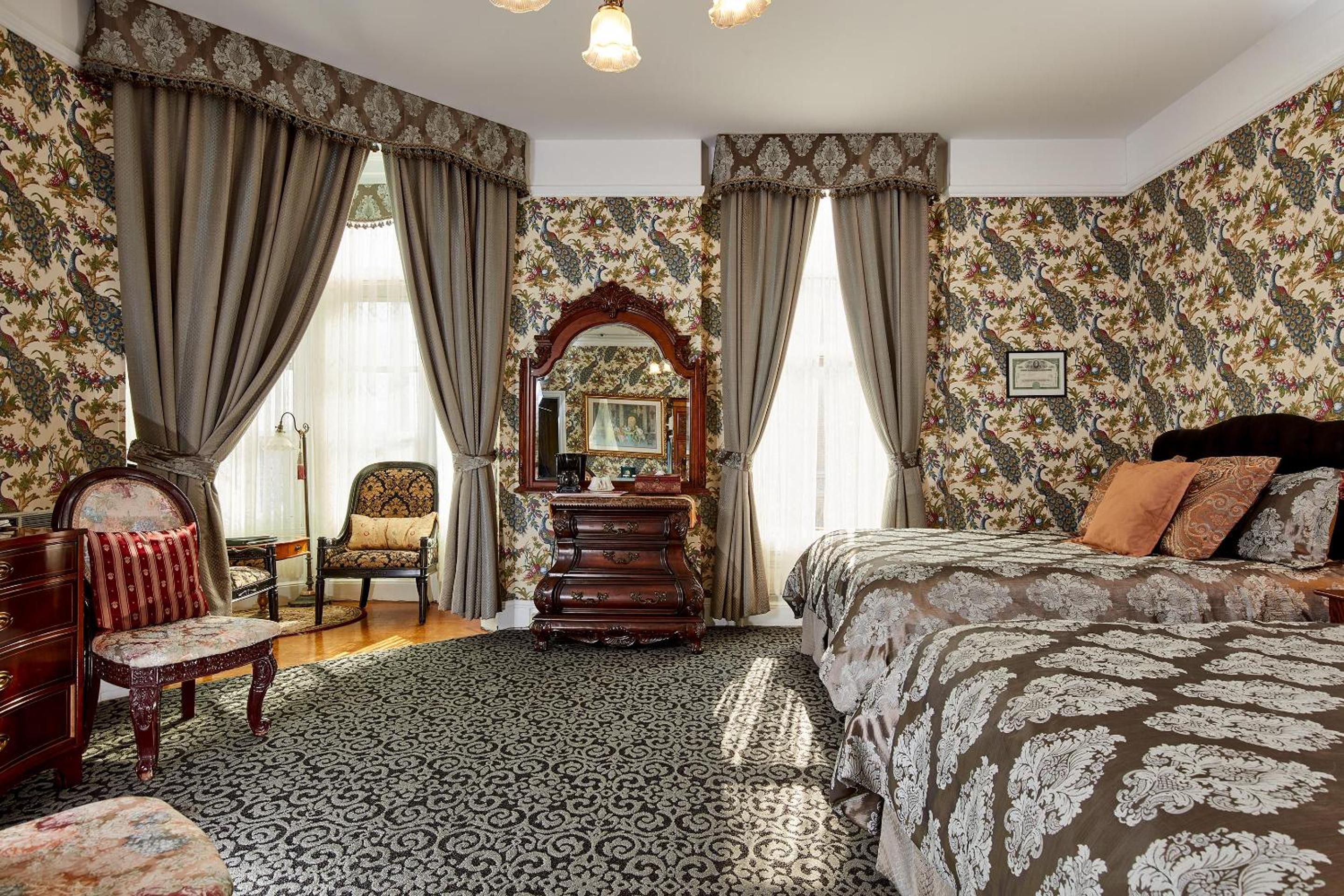 Superior Room with Two Queen Beds - Photo 1
