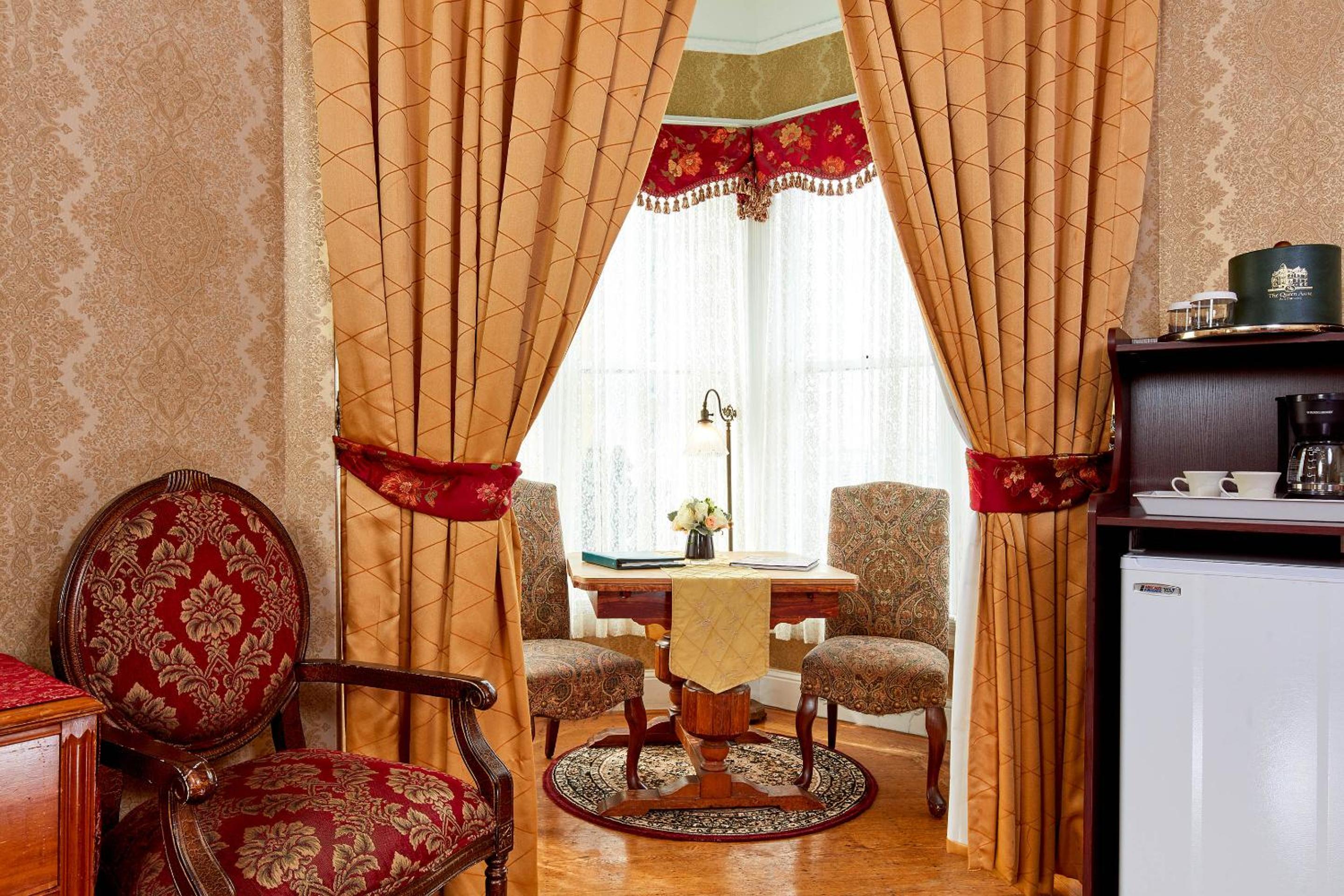 Superior Room with Two Queen Beds - Photo 3