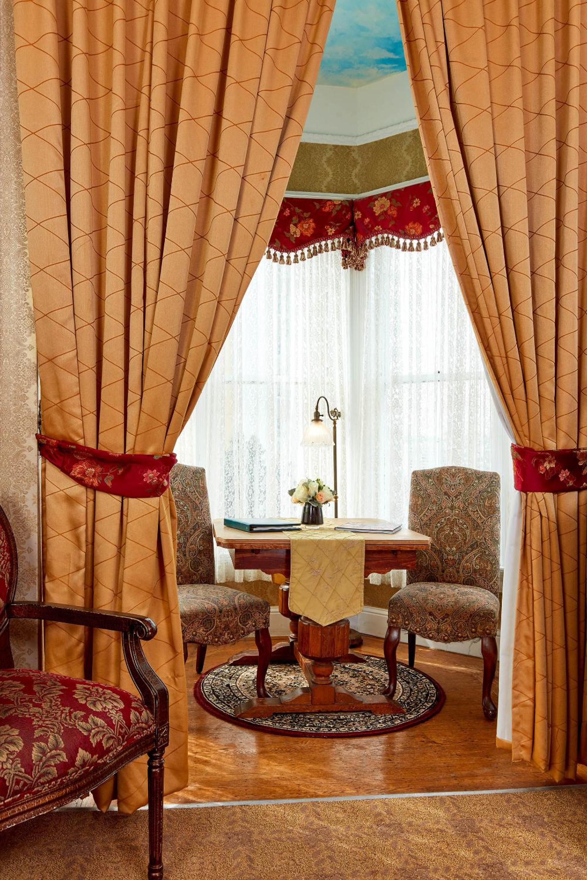 Superior Room with Two Queen Beds - Photo 9