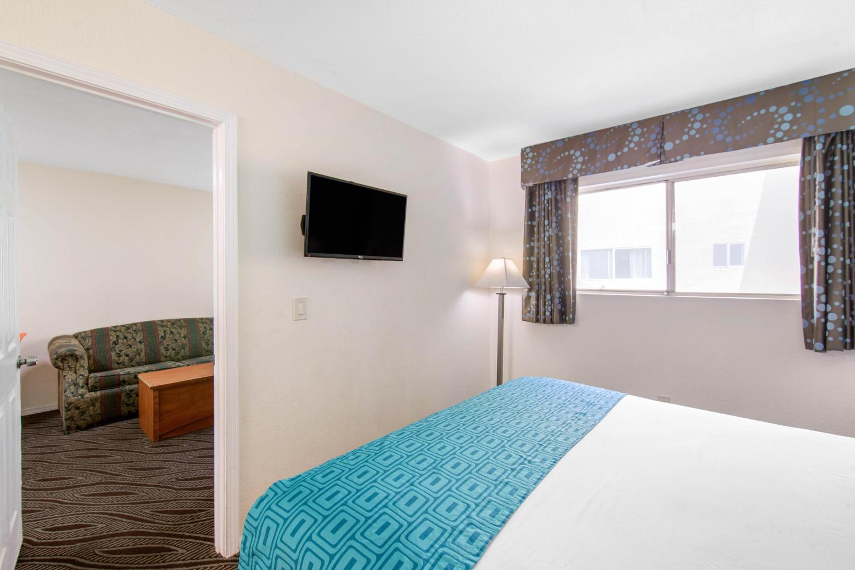 King Studio Suite with Sofa Bed and Kitchen - Non-Smoking photo 3