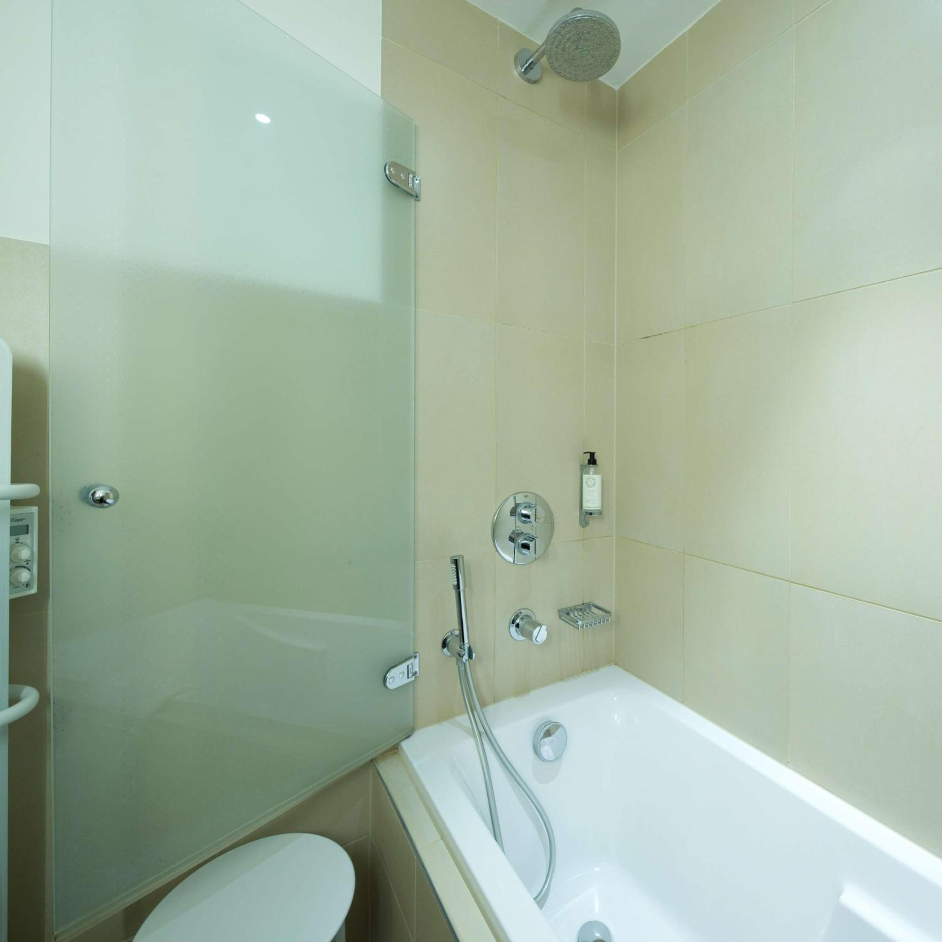 Standard Double or Twin Room - Photo 2