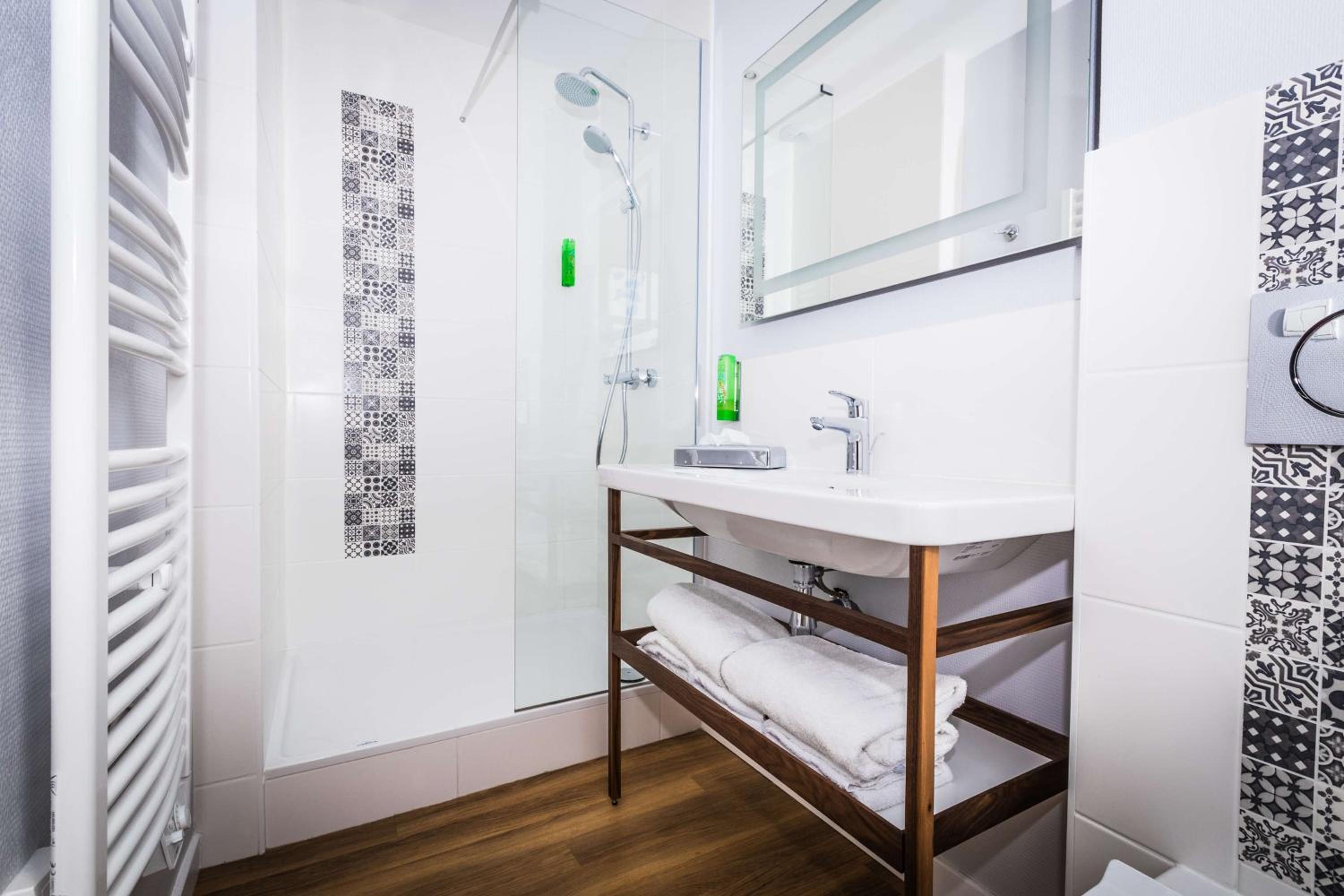 Superior Twin Room - Photo 8