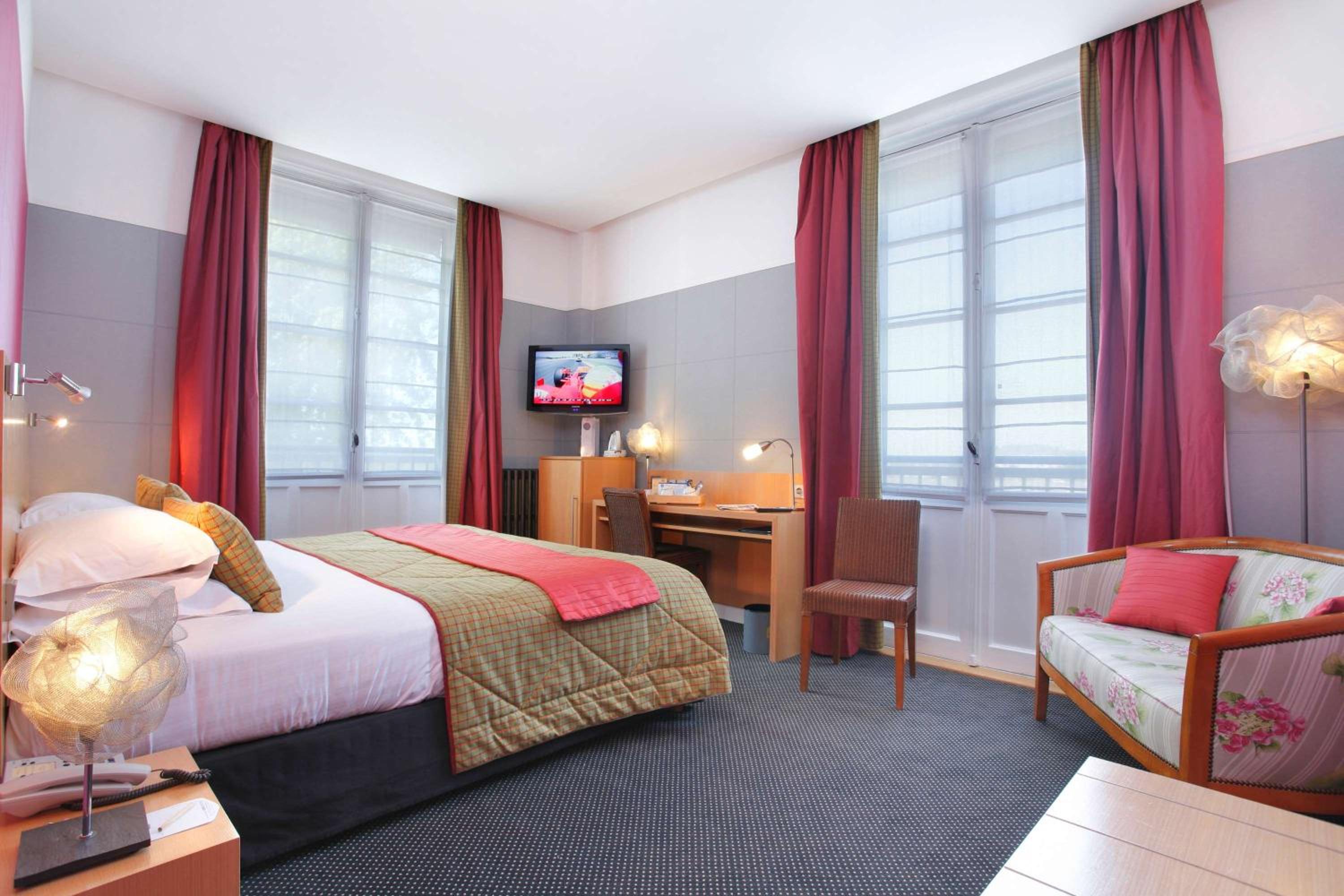 Executive King Room with River View - Photo 1