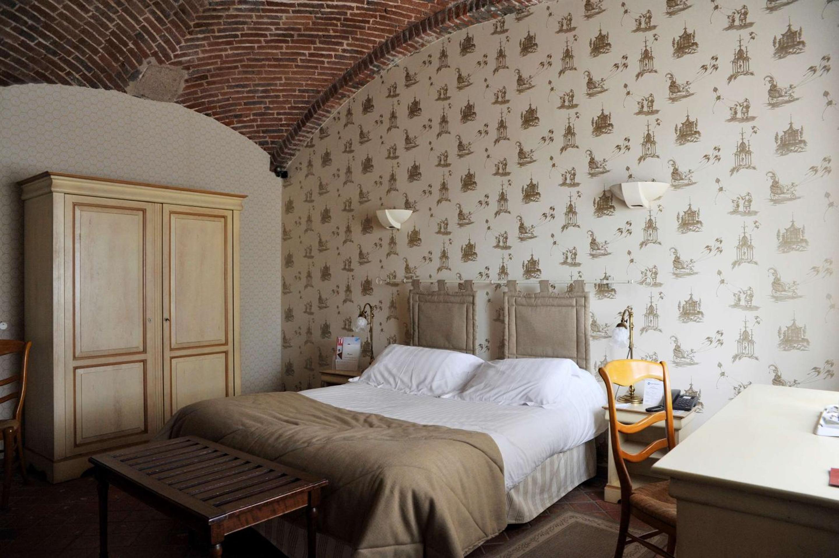 Queen Room - Photo 11
