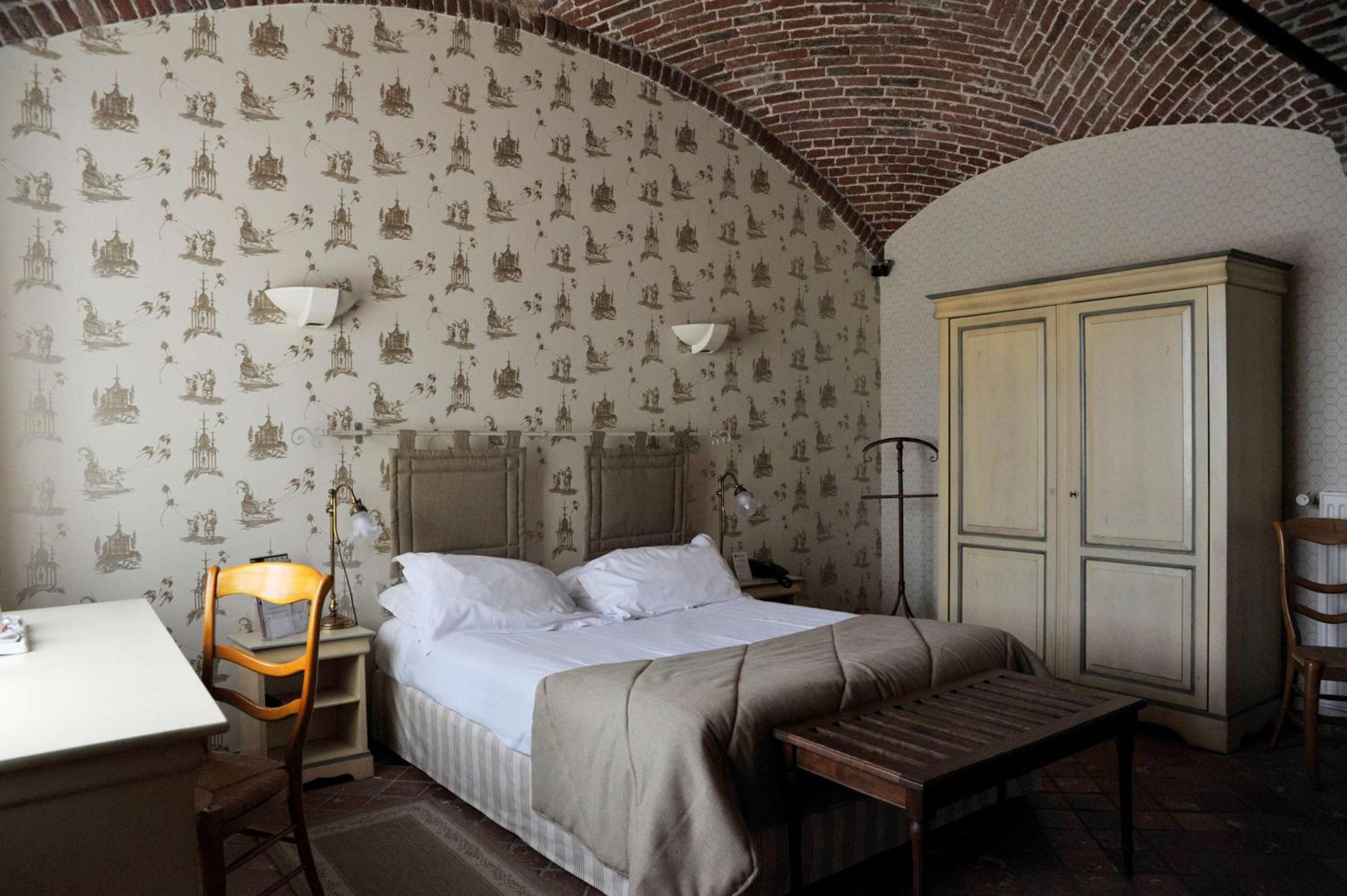 Queen Room - Photo 12