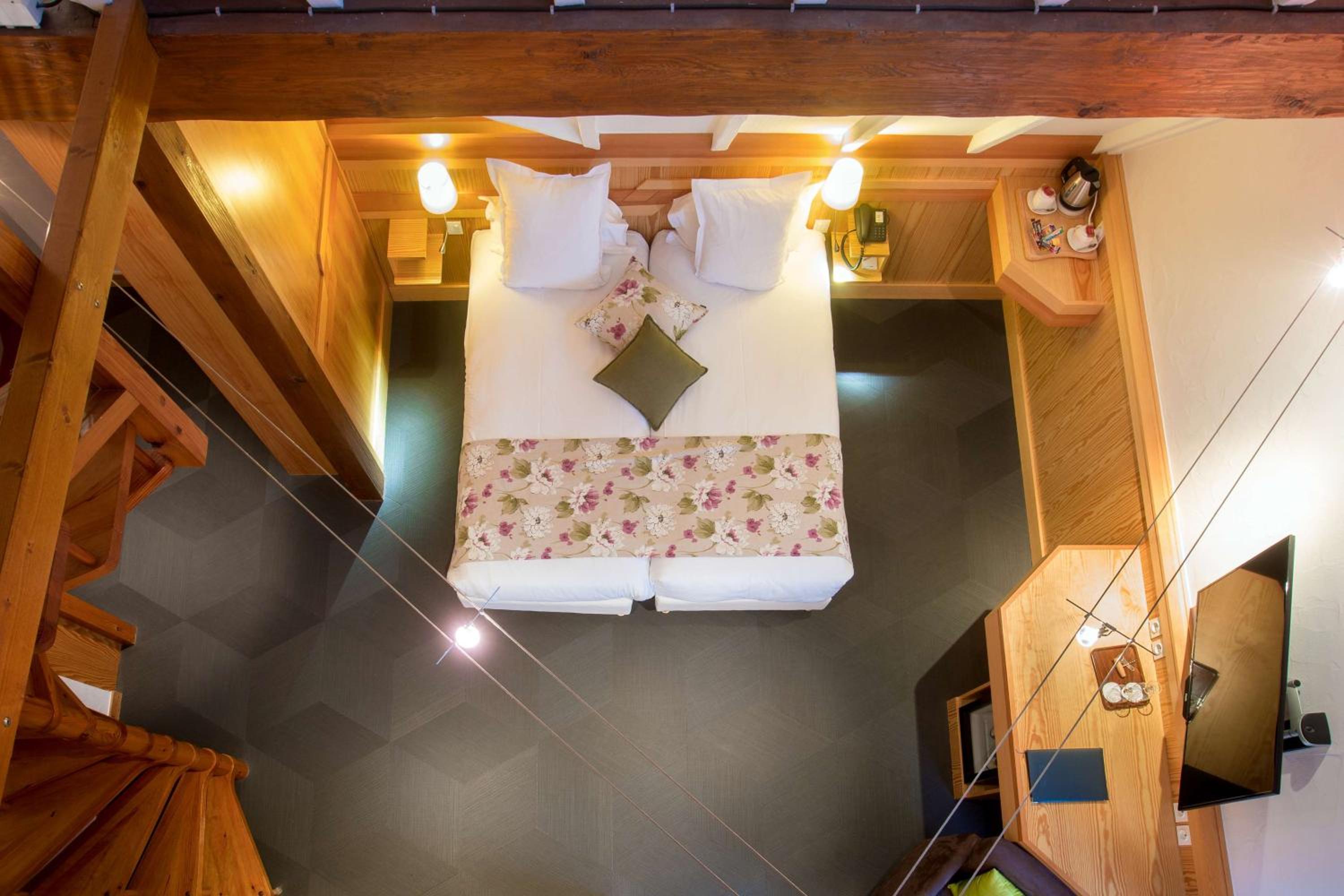 Duplex suite with spa access