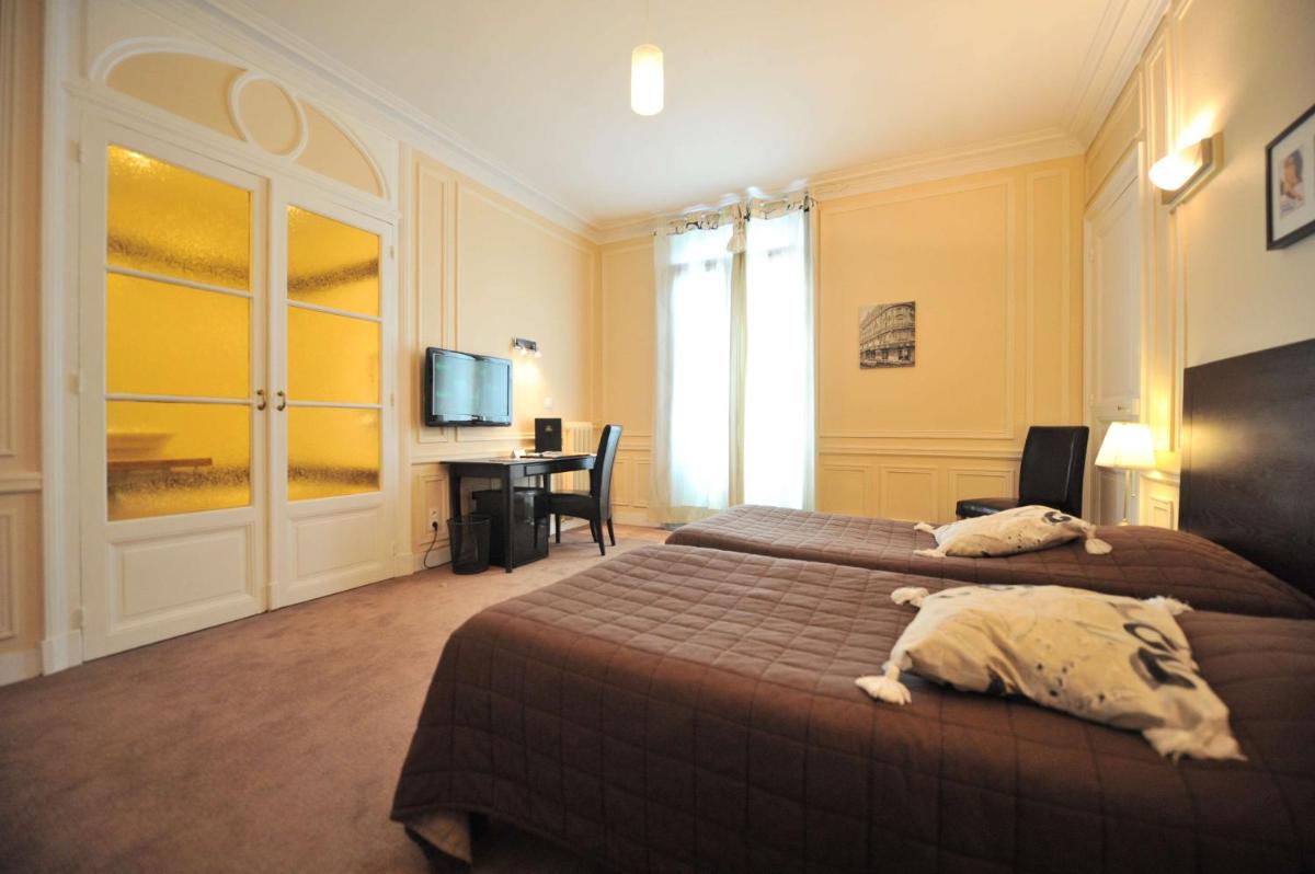 Classic Twin Room
