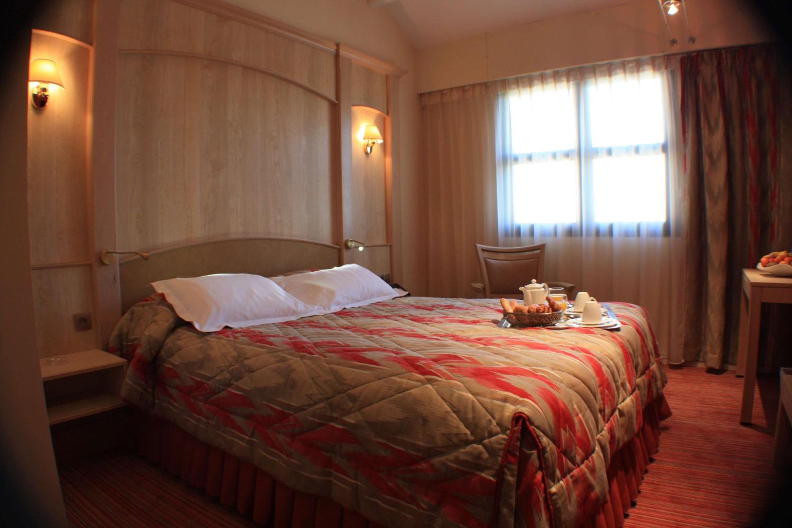 Comfort Queen Room