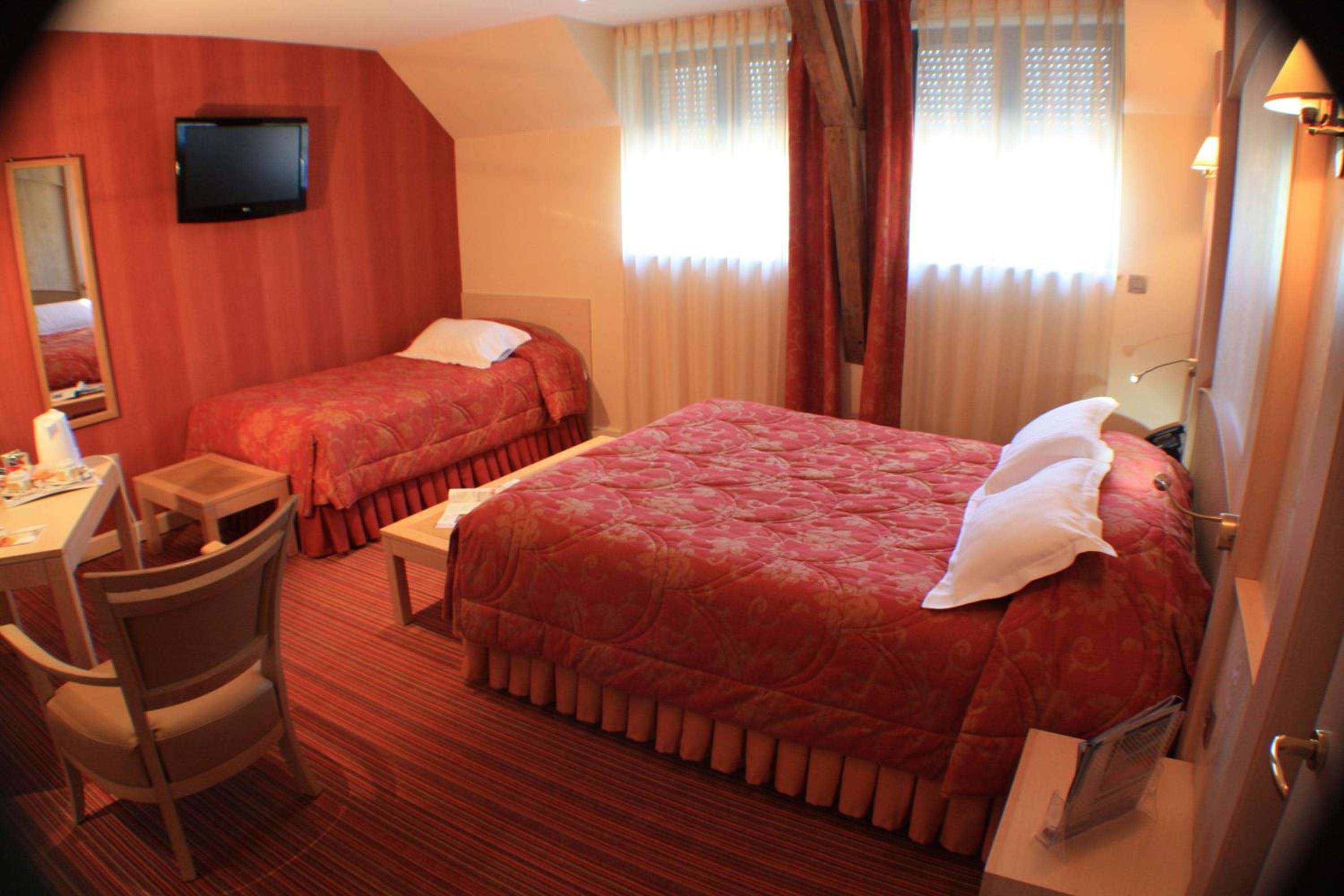 Family Queen Room