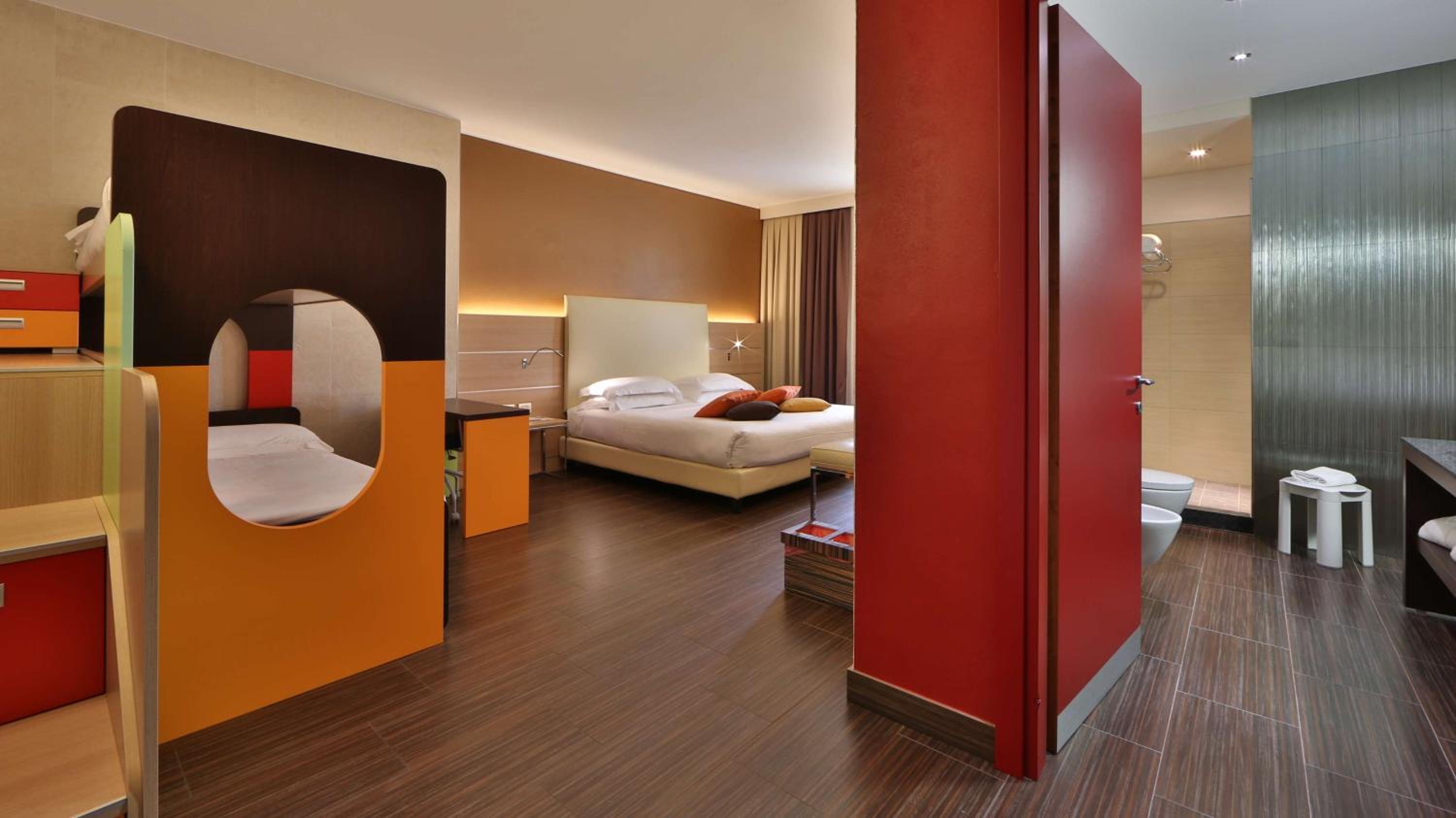 Deluxe King Room - Photo 1