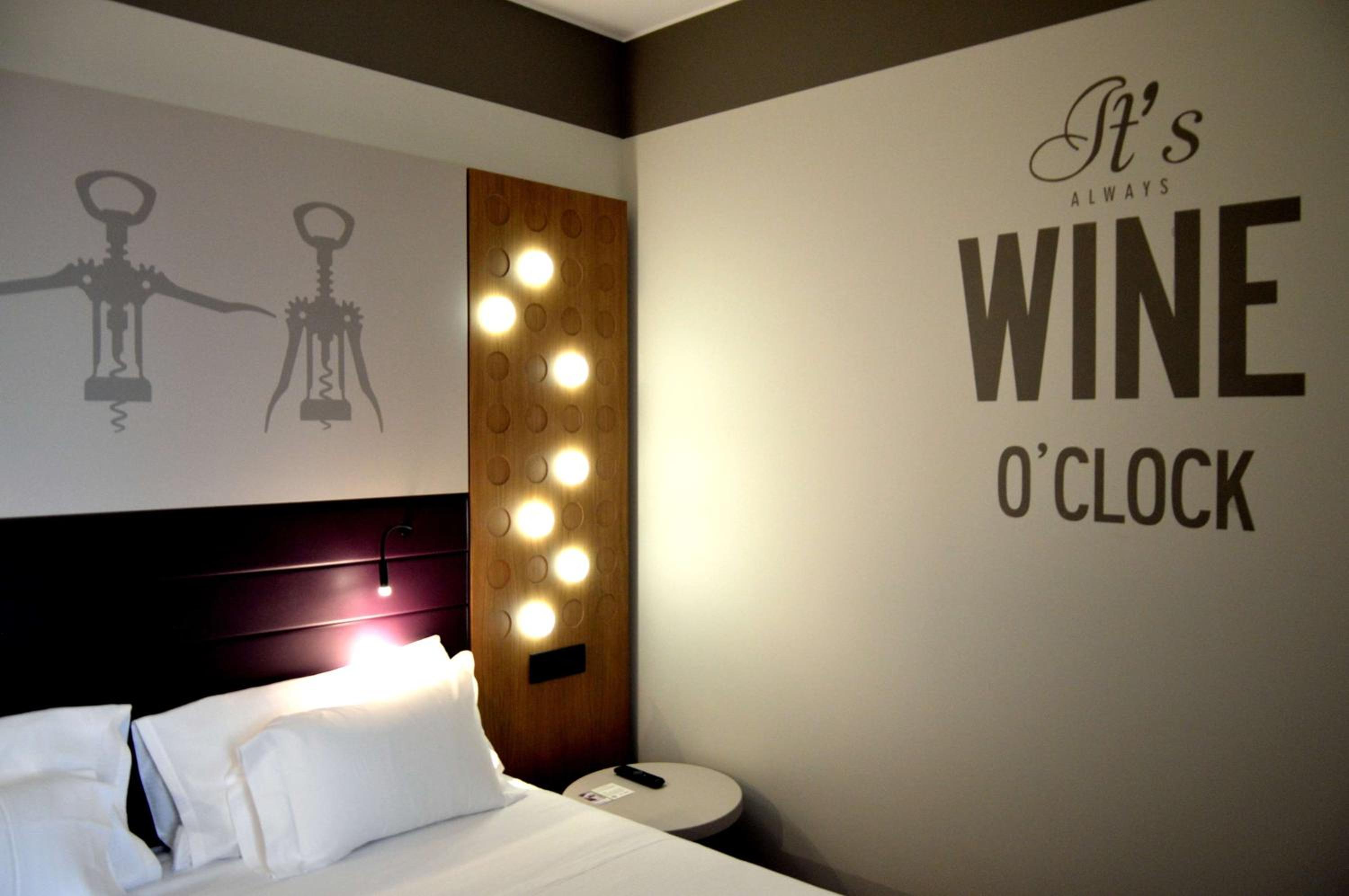 Queen Room - Photo 1