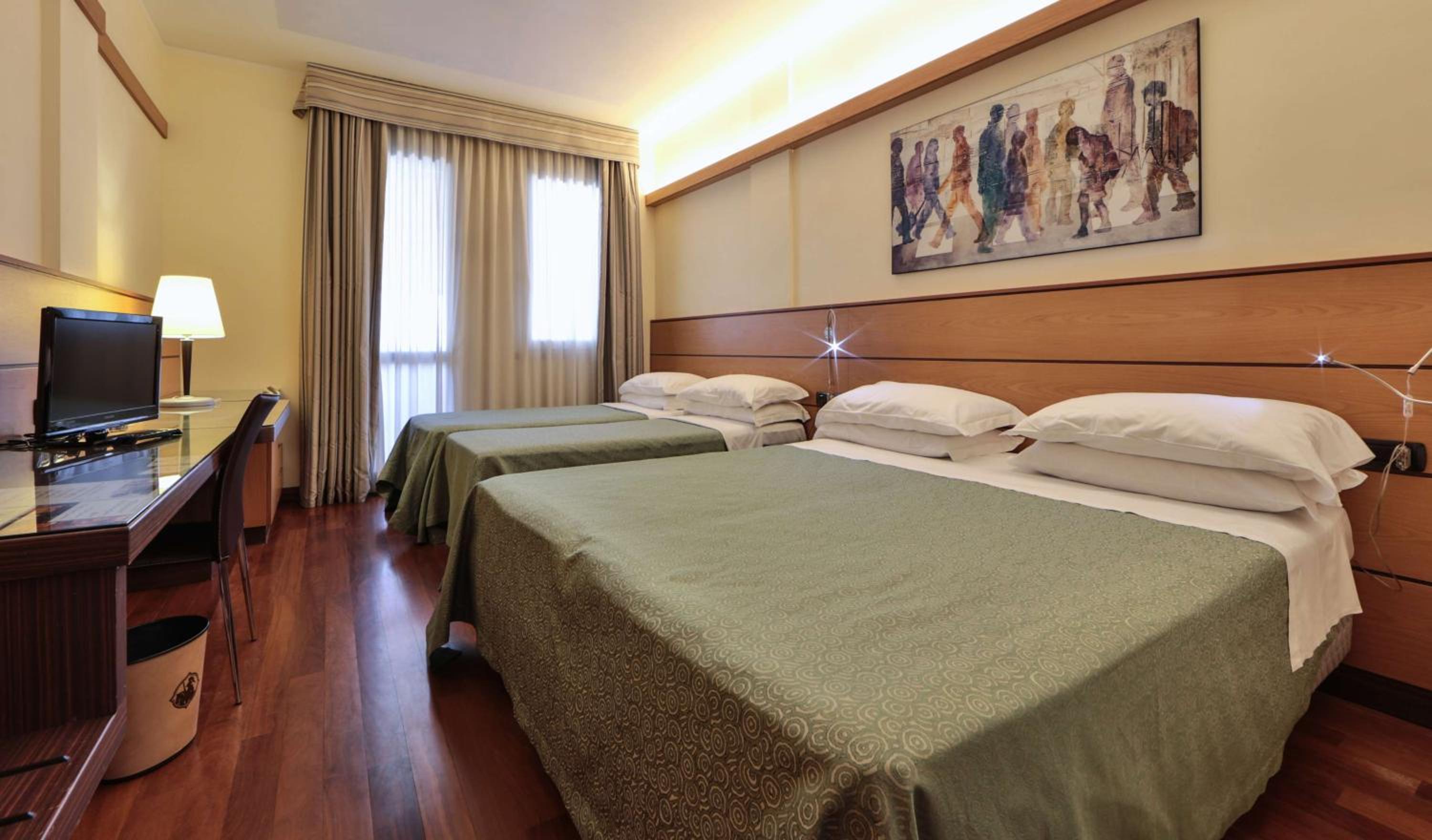 Classic Queen Room - Photo 5