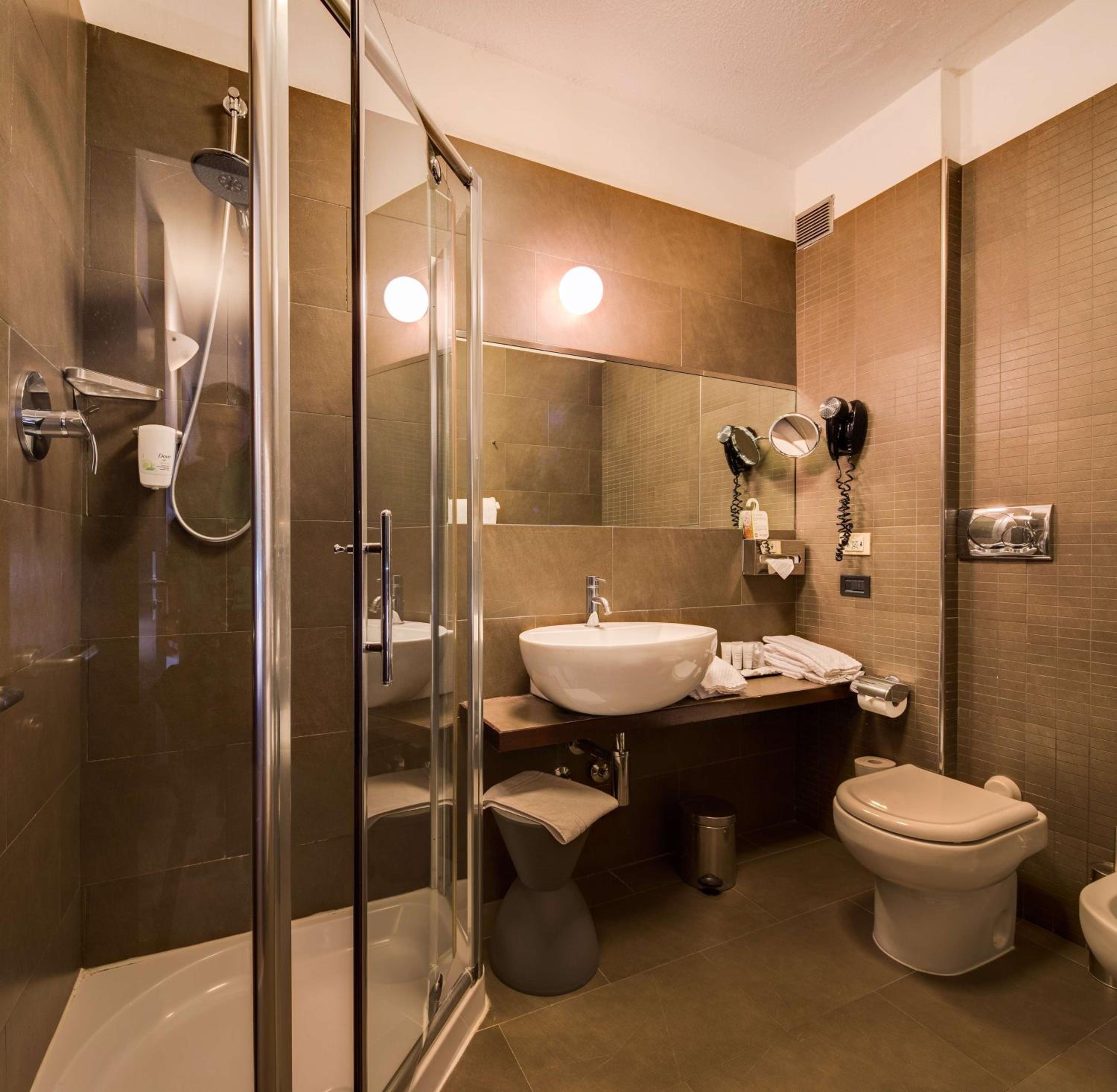 Executive Family Room - Photo 8