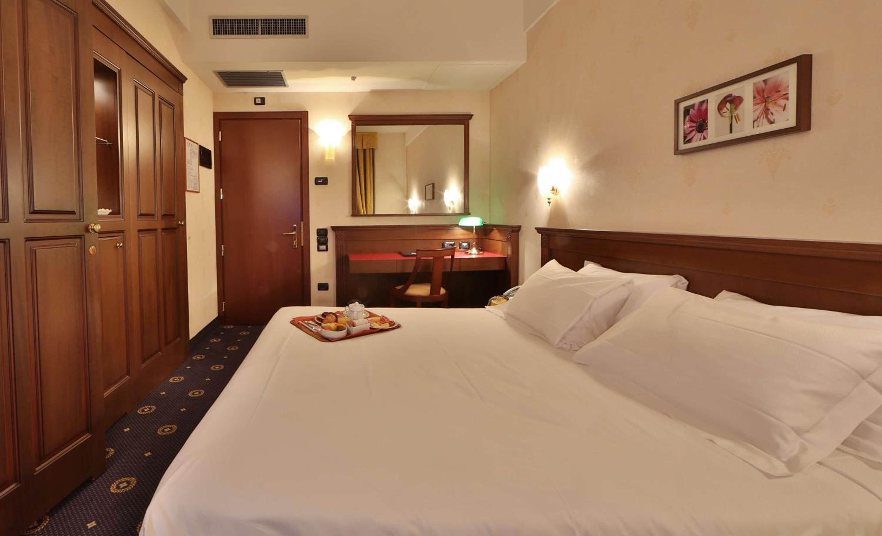 Superior Queen Room - Photo 1
