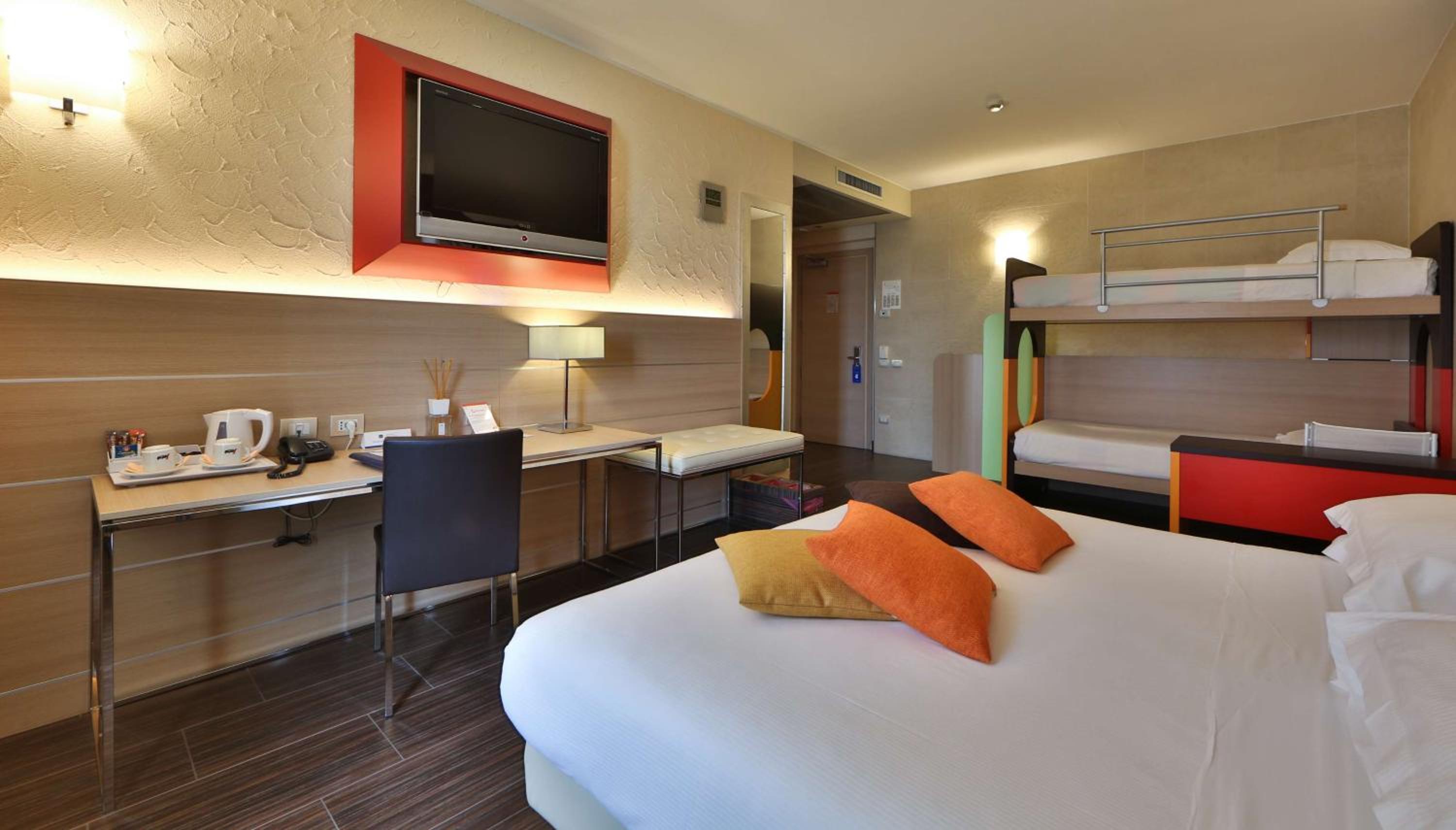 Deluxe Triple Room - Photo 2