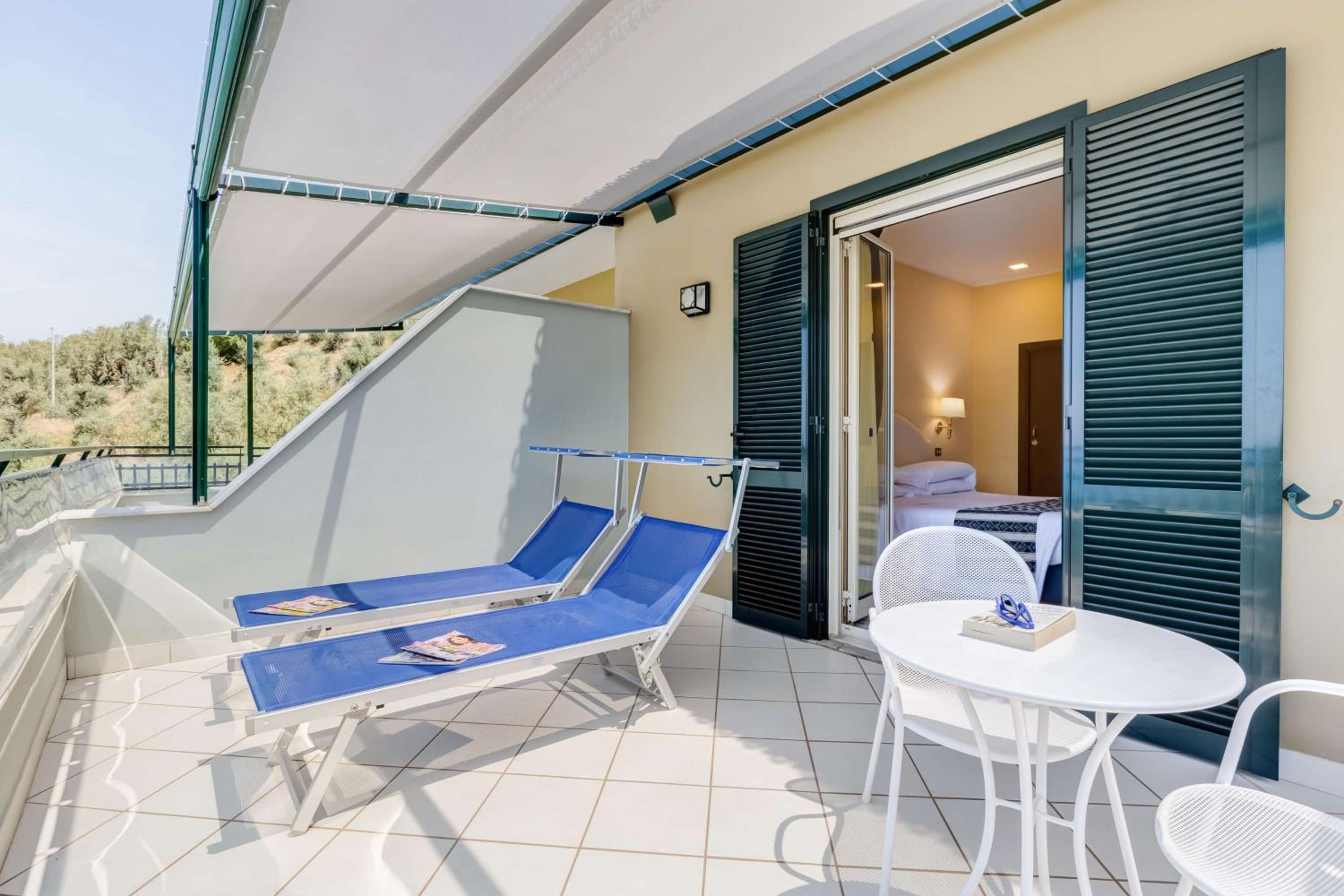Superior Queen Room with Panoramic Terrace and Sea View