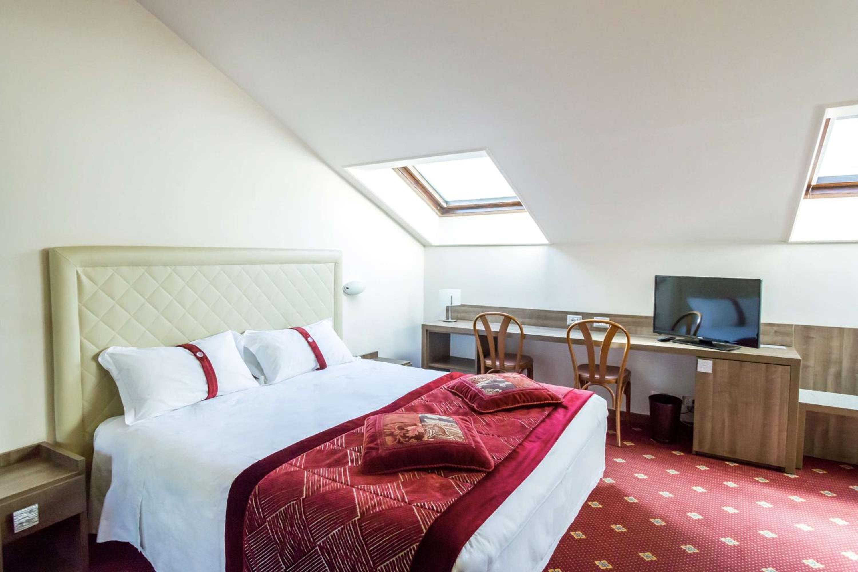 Classic King Room photo 3