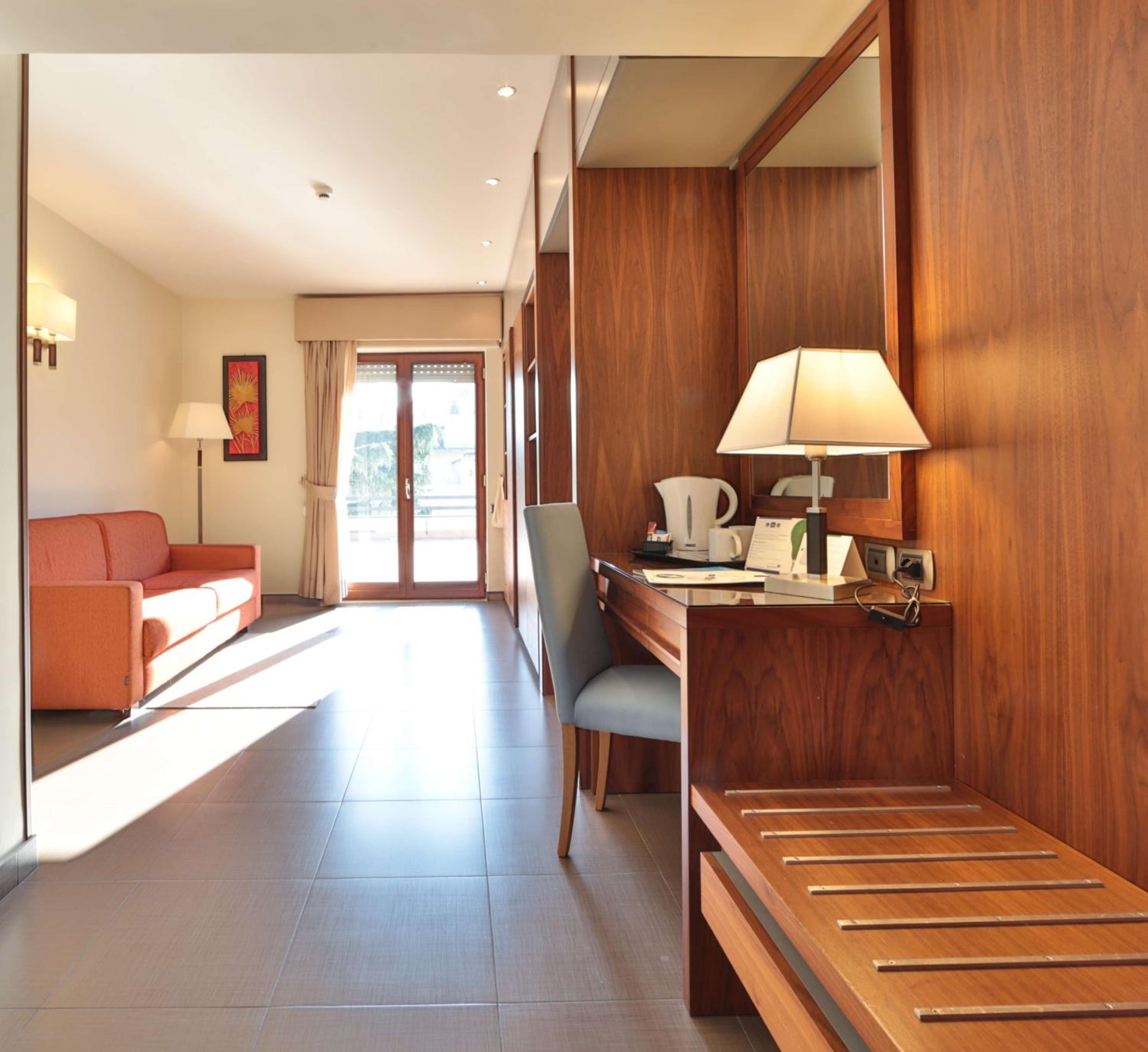 Suite Room - Photo 1