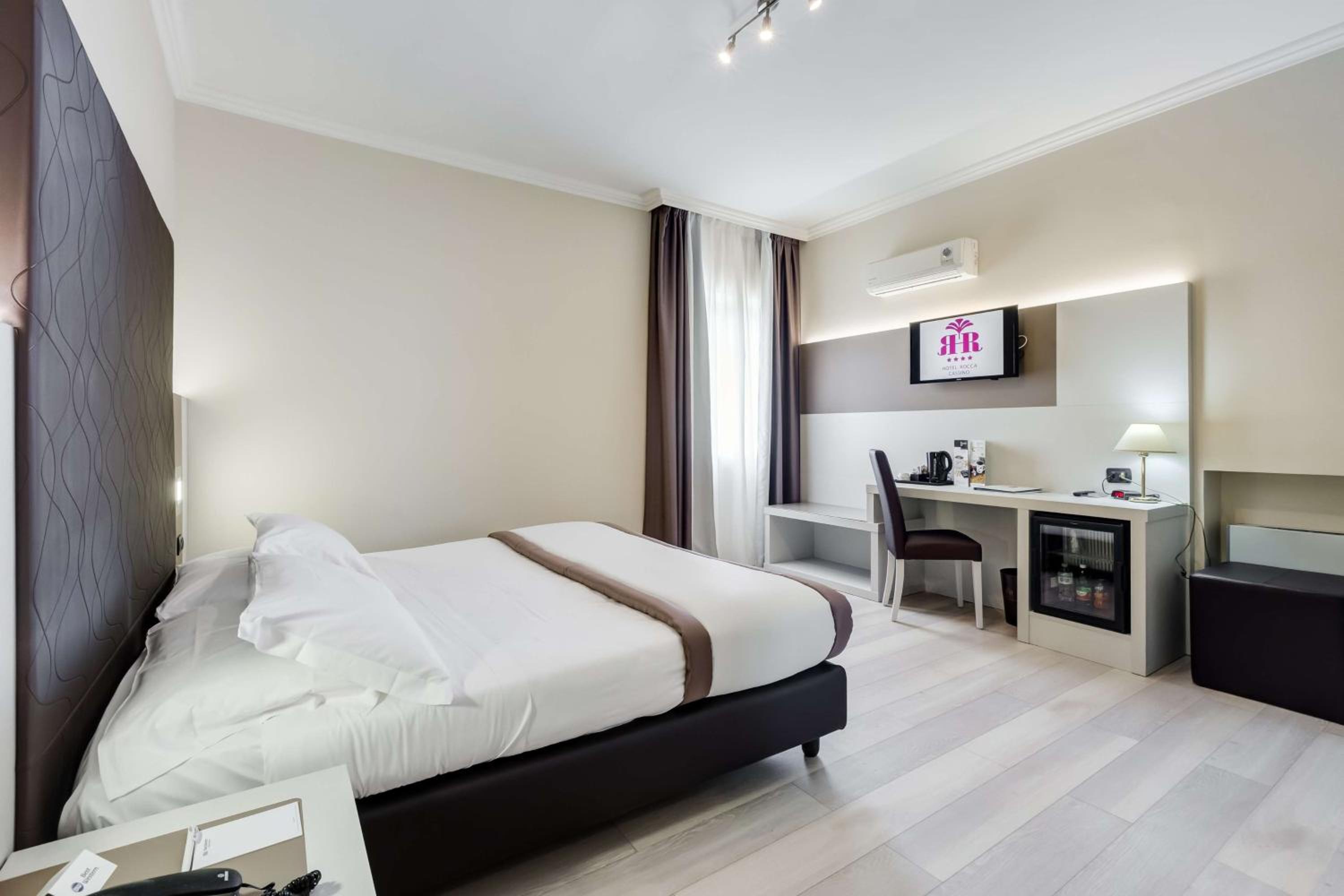 Standard Queen Room - Photo 1