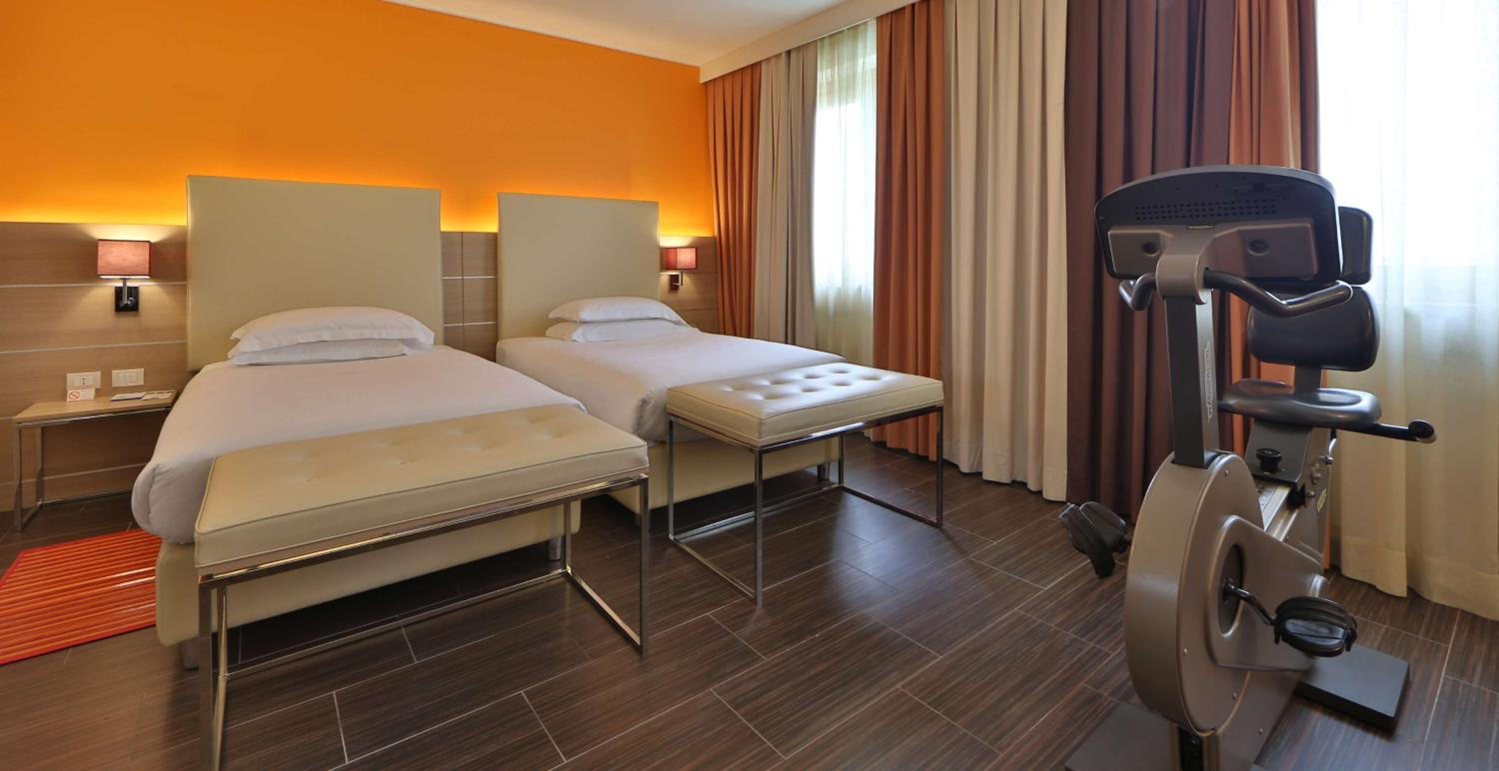 Deluxe Twin Room - Photo 1