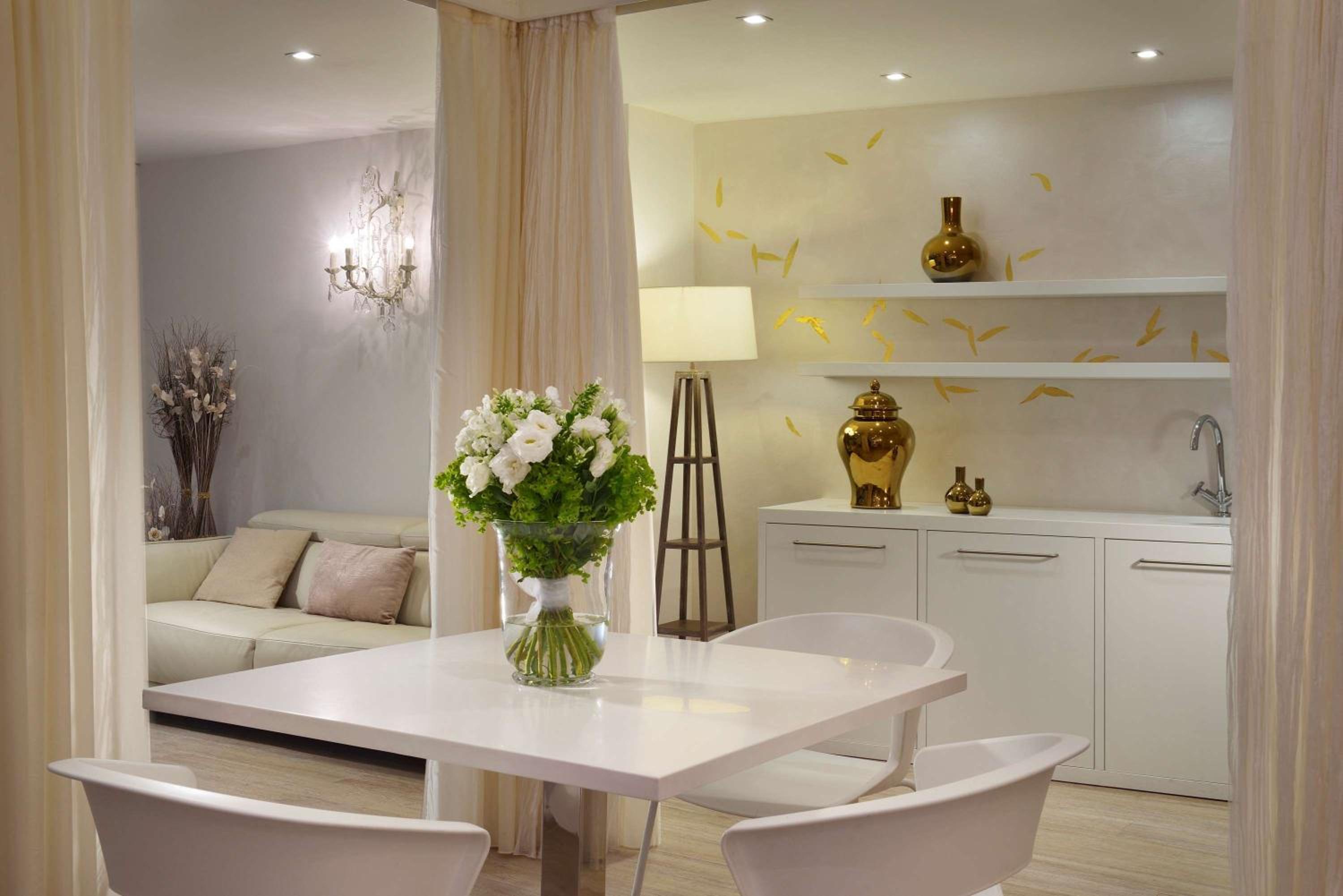 Queen Suite with Sofa Bed photo 2