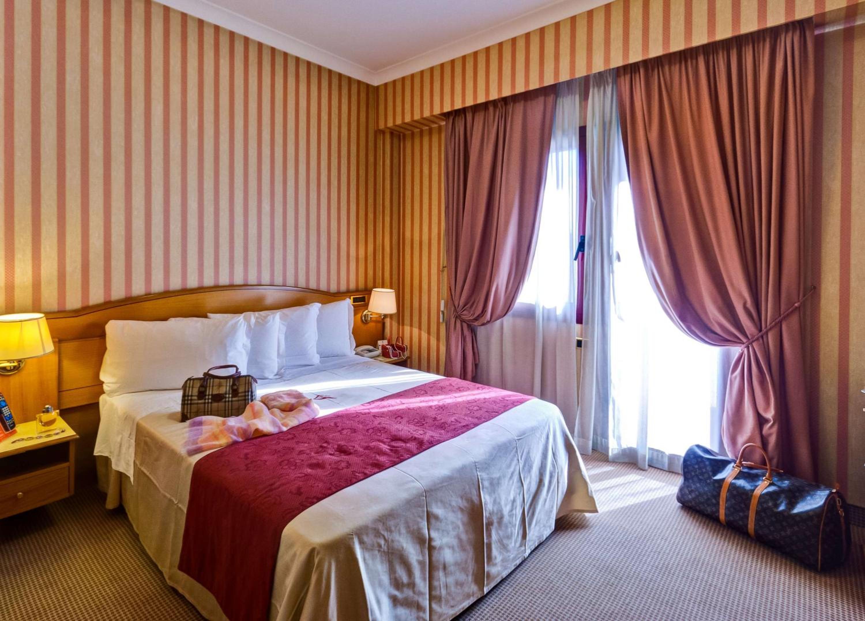 Standard Queen Room - Photo 1