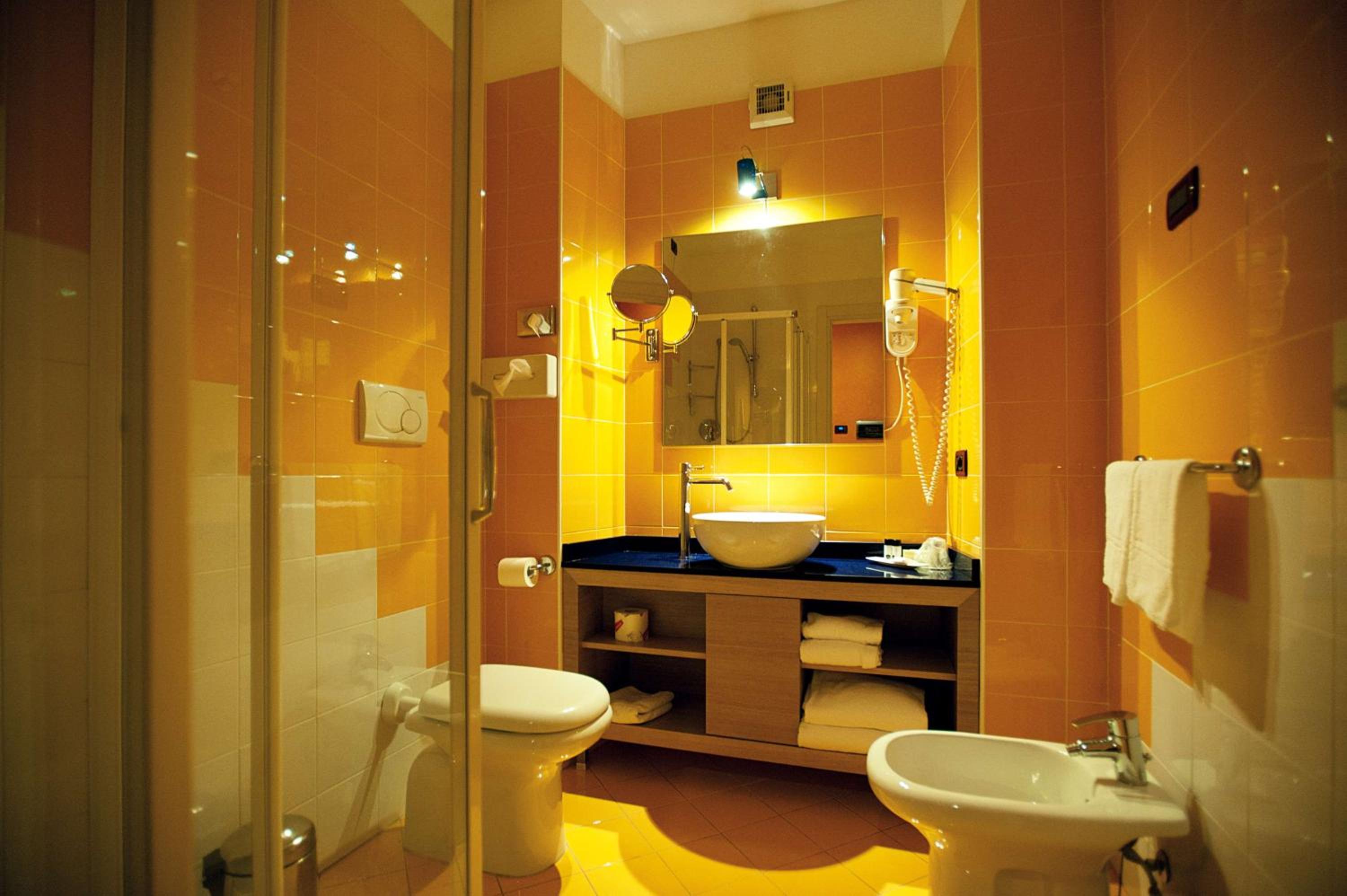Classic Twin Room - Photo 4