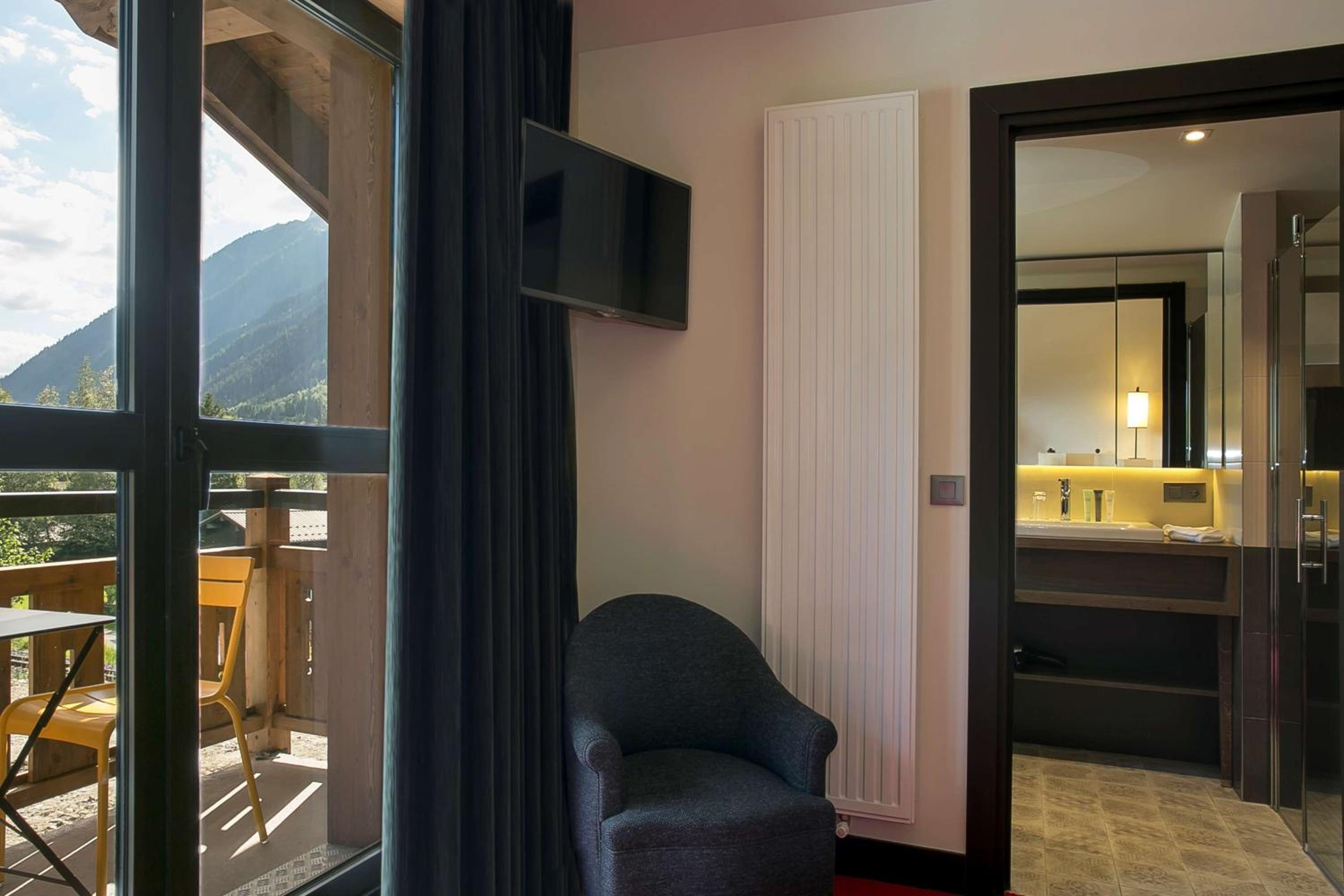 Queen Suite with Balcony