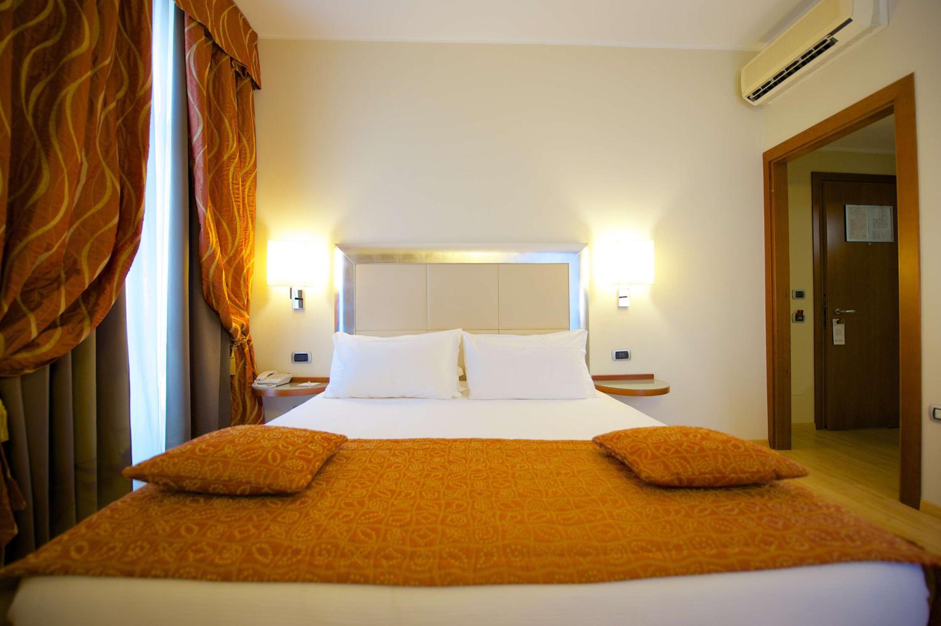 Standard Queen Room - Photo 2