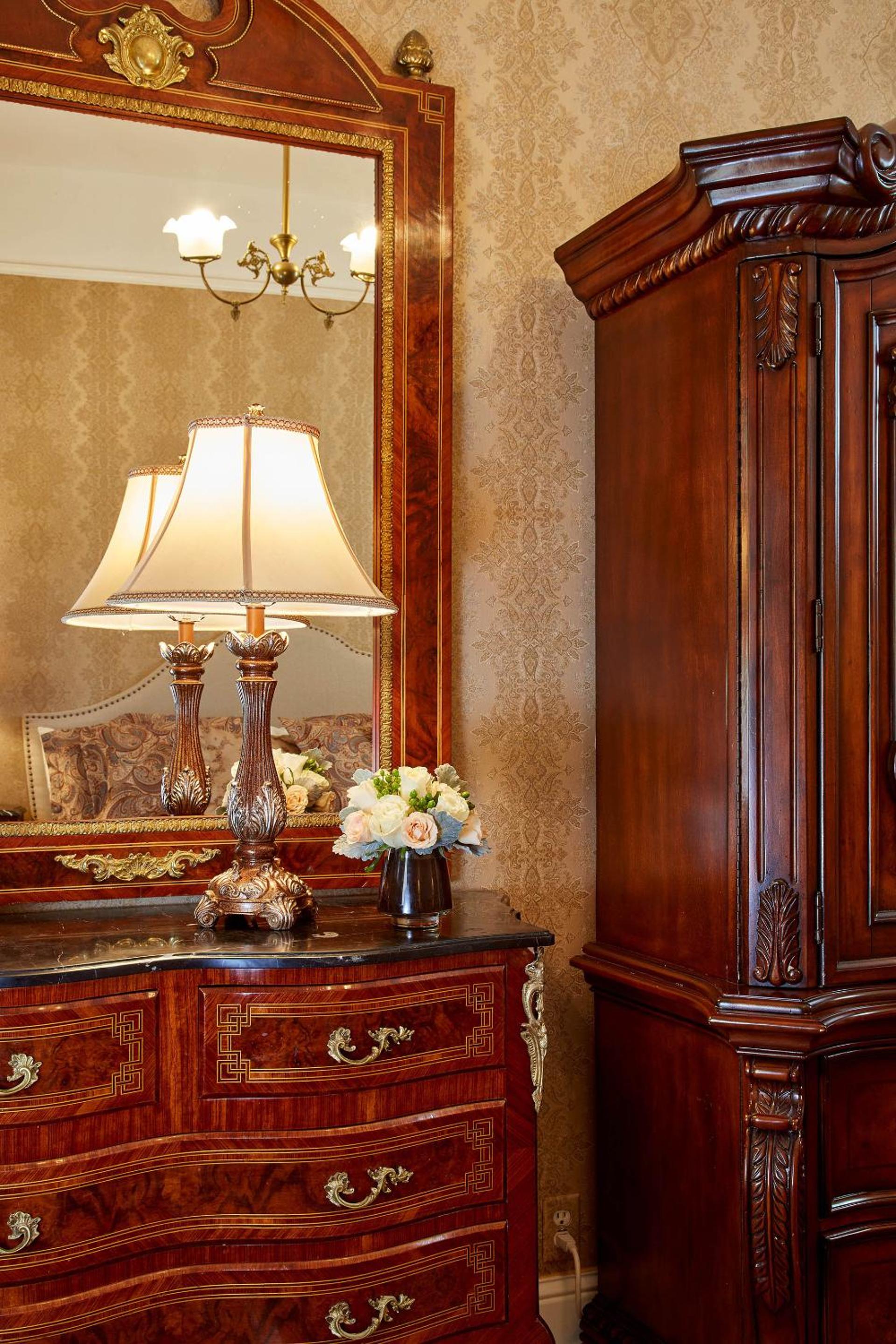 Standard King Room - Photo 7