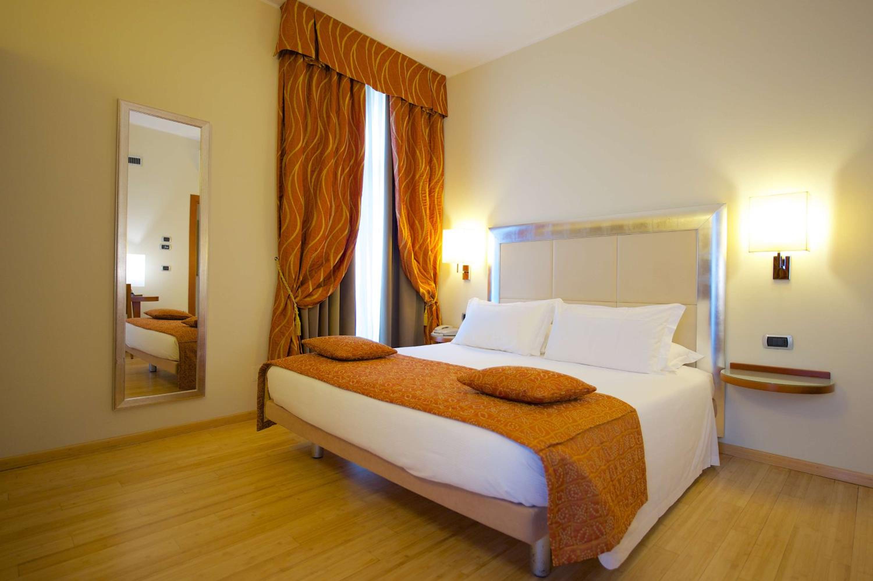 Standard Queen Room - Photo 26