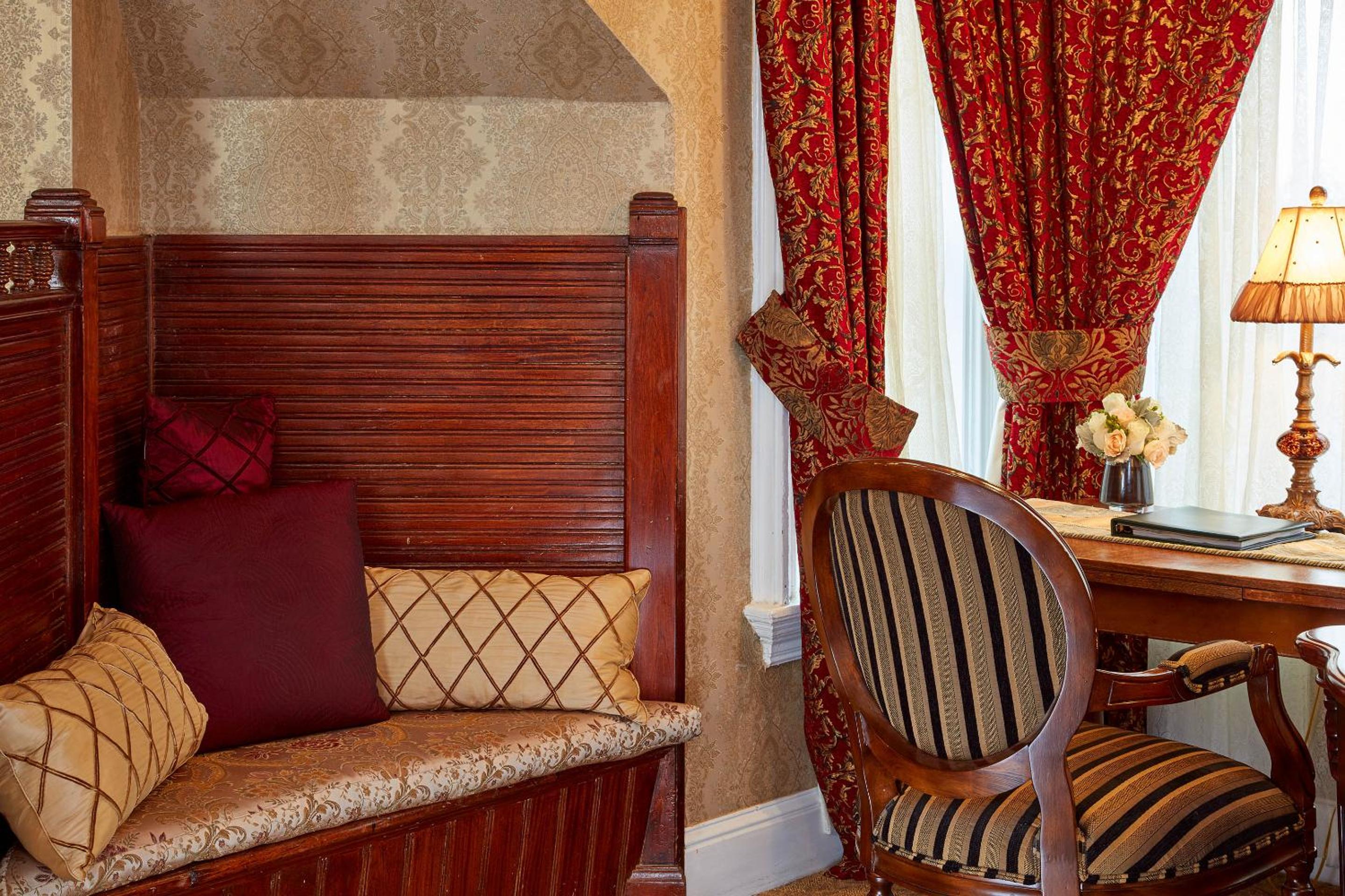 Superior King Room - Photo 3