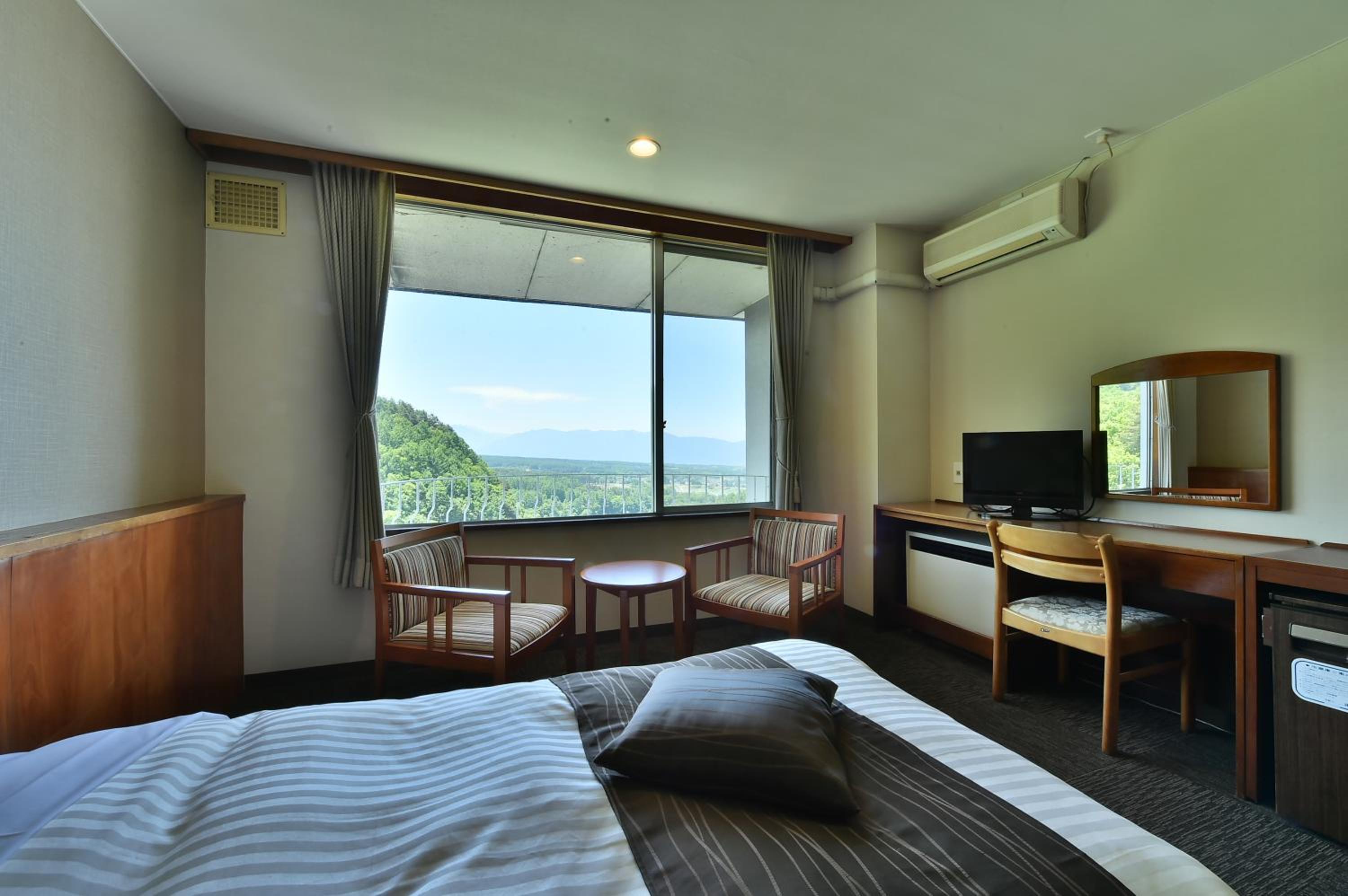 Twin Room with Mountain View photo 2