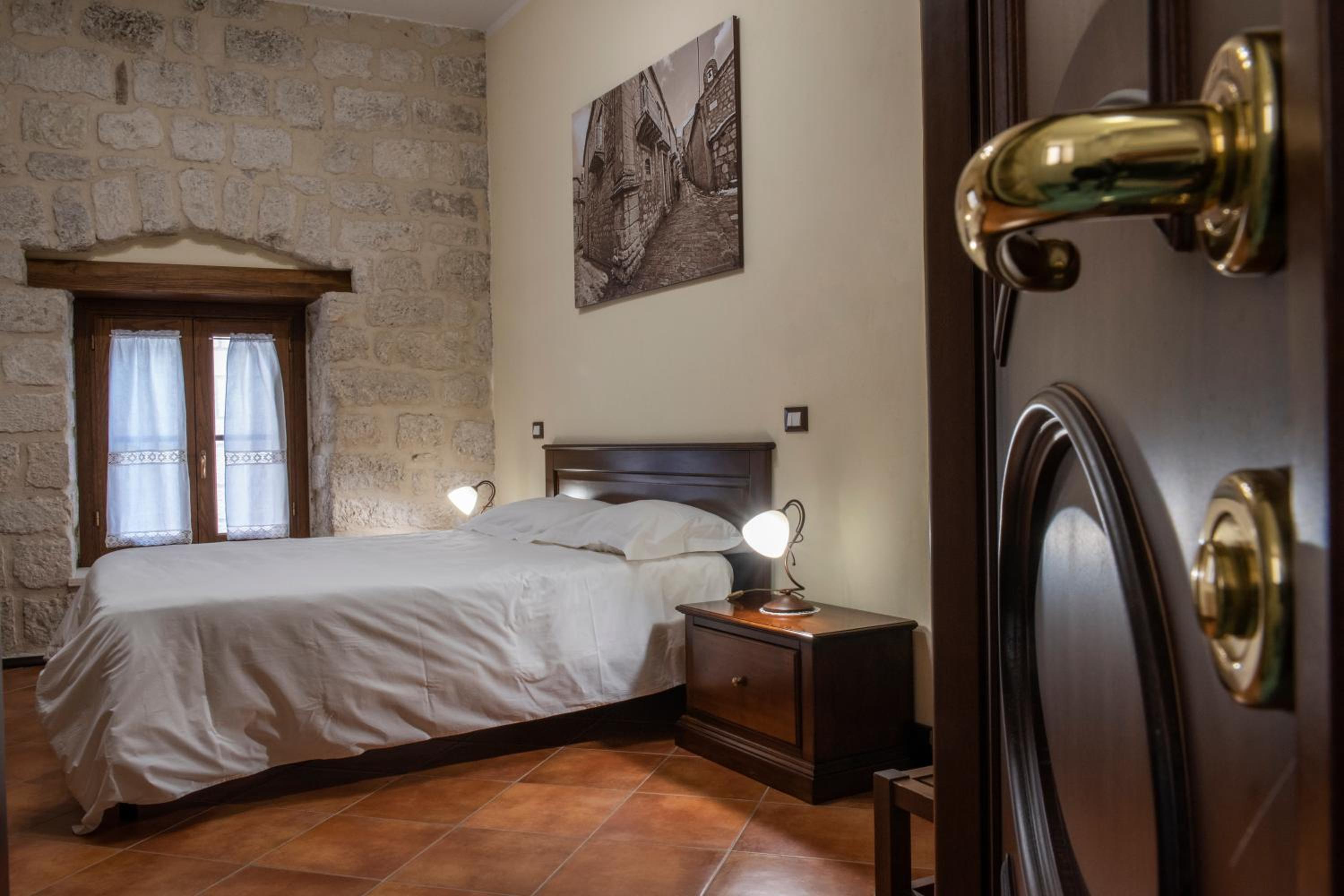 Double Room - Photo 4